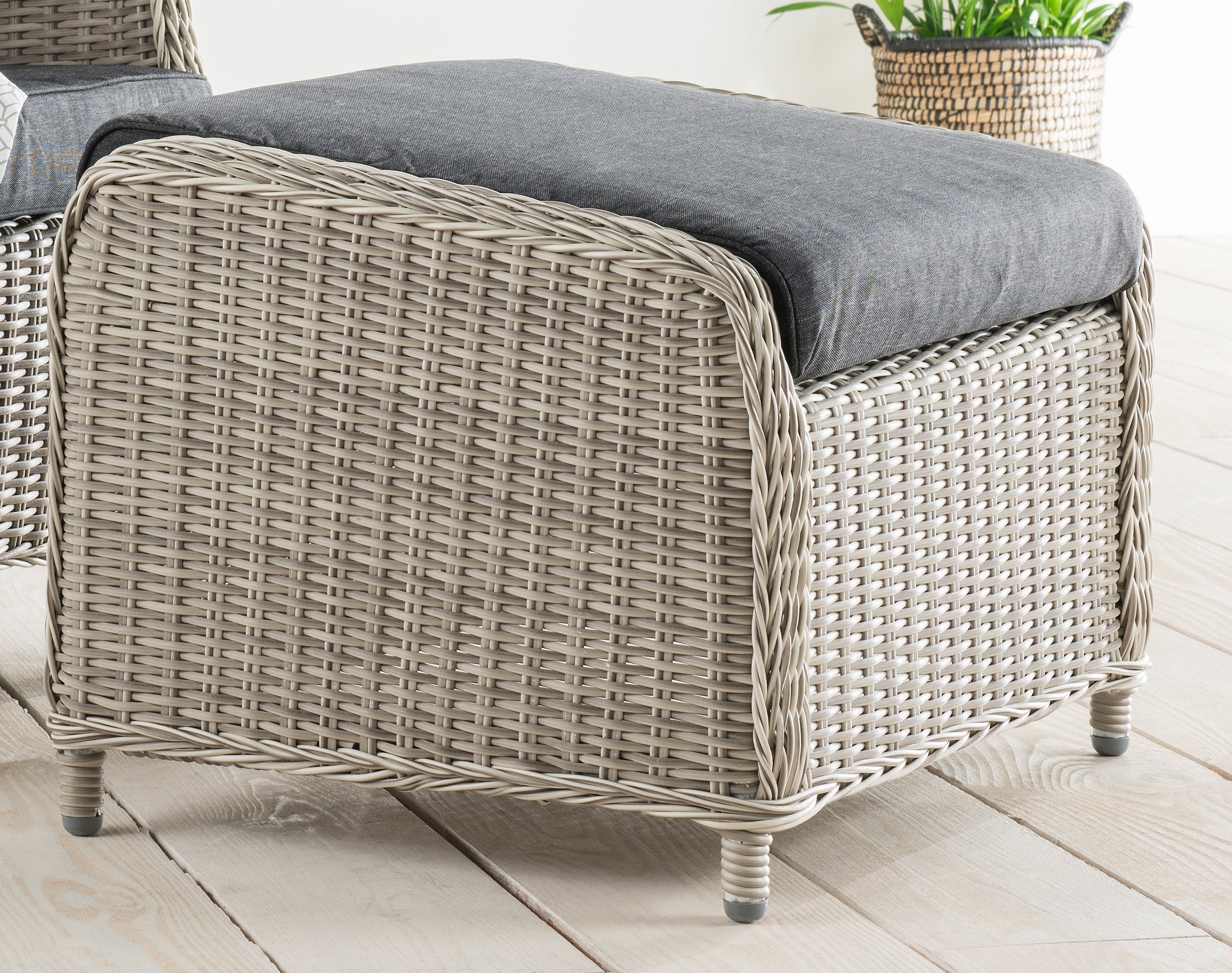 Destiny Gartenlounge-Set »CASA RELAX CASA«, (4 tlg., 1x Sessel, 1x Fußhocker, inkl. Auflagen), Aluminium, Polyrattan