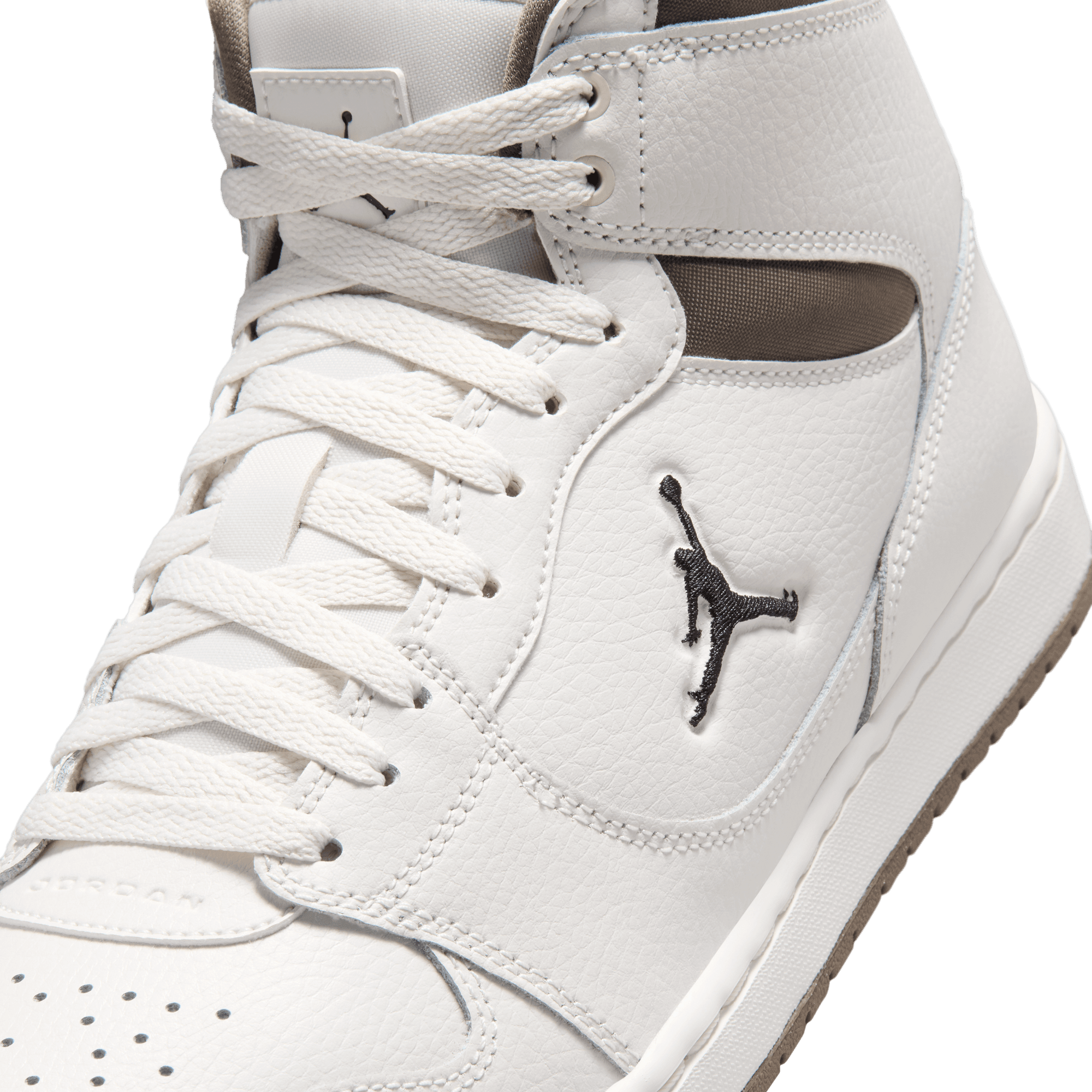 Jordan Sneaker »Jordan Court Connect Mid«  inspiriert vom Look des Air Jordan 1