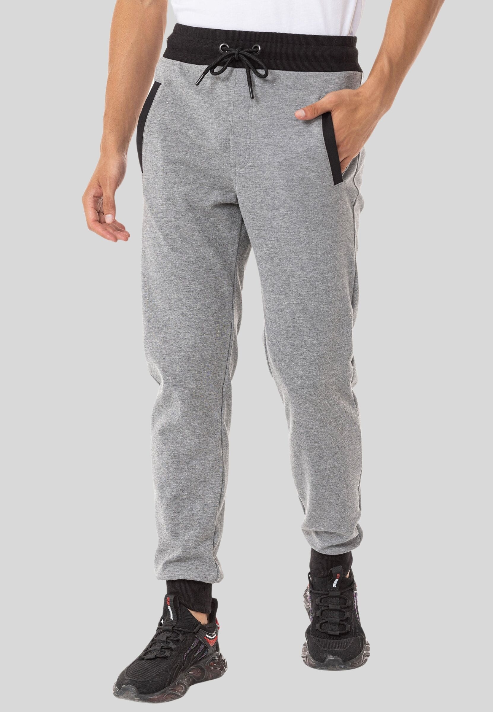 Cipo & Baxx Trainingsanzug »Cipo & Baxx Jogginganzug« 2 Stk. im Kontrast-Design