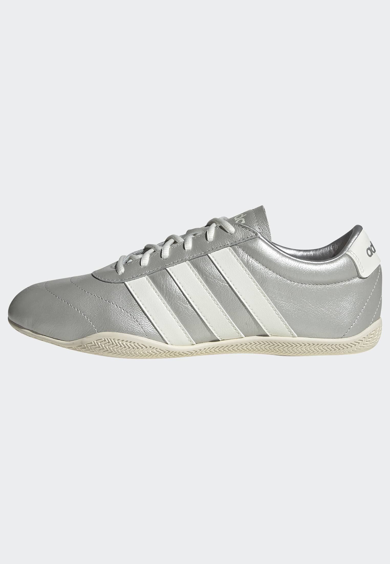 adidas Sportswear Sneaker »GRAND COURT LO«  Design auf den Spuren des adidas Superstar