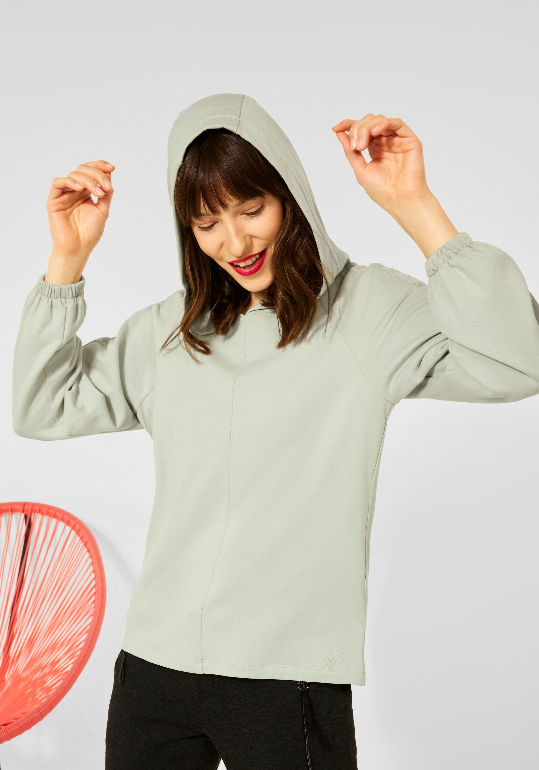 STREET ONE Kapuzenshirt, mit Schmuckelementen an den Ärmeln