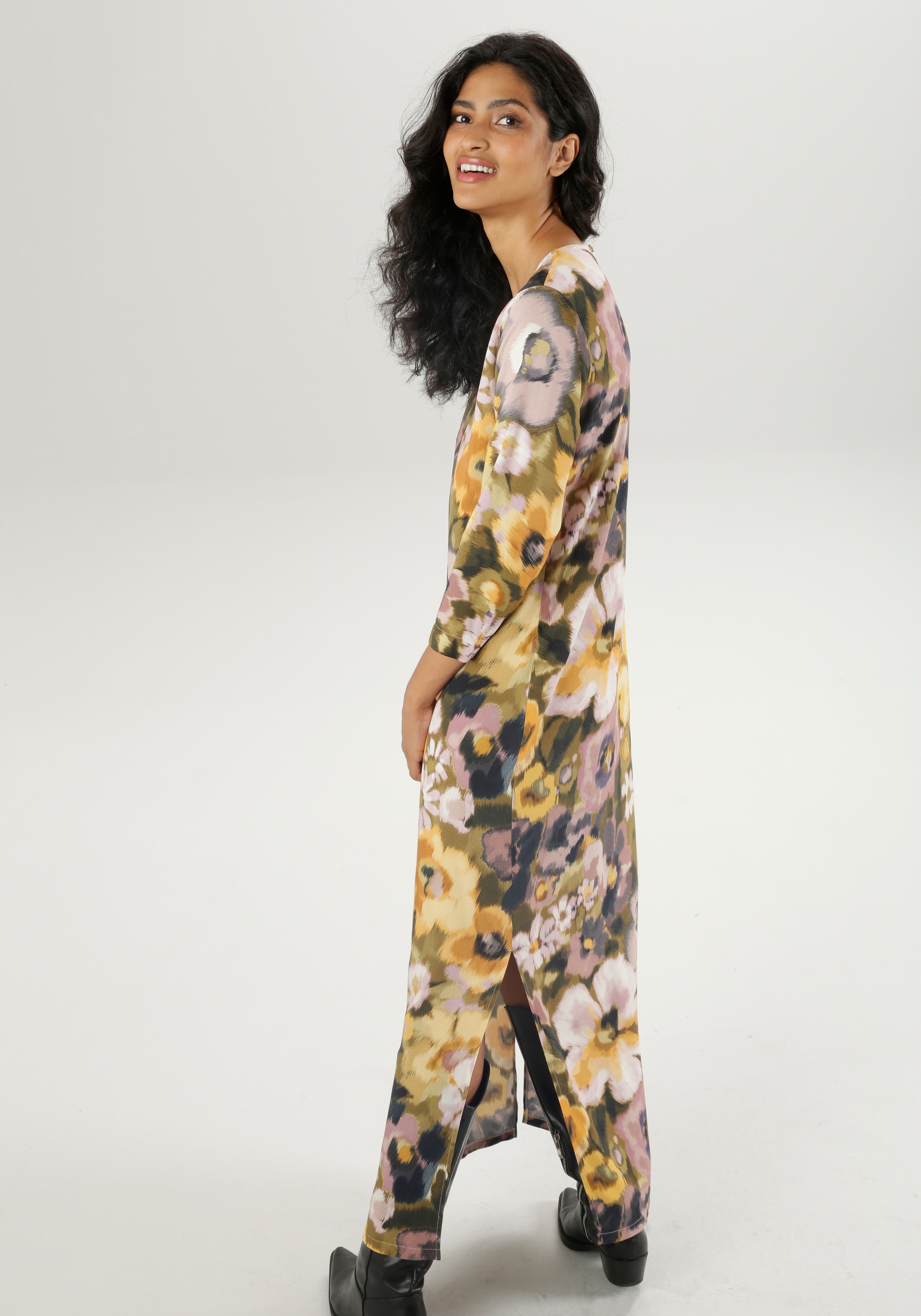 Aniston CASUAL Maxikleid, mit Blütendruck im Batik-Look- jedes Teil ein Unikat