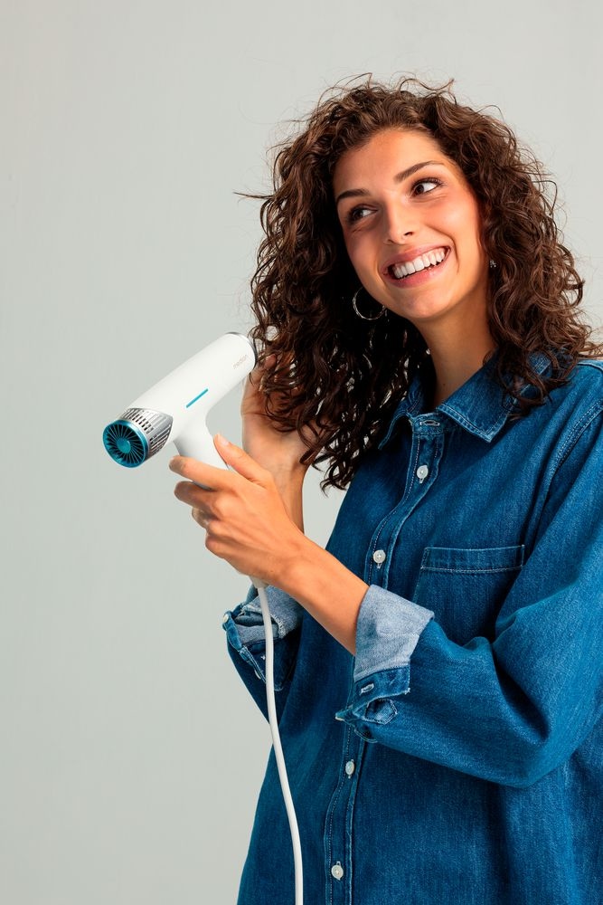 Medion® Ionic-Haartrockner »HD2 (MD19984)«, 1500 W, 3 Aufsätze, Selbstreinigungsfunktion, je 3 Temperatur- und Luftstromstufen