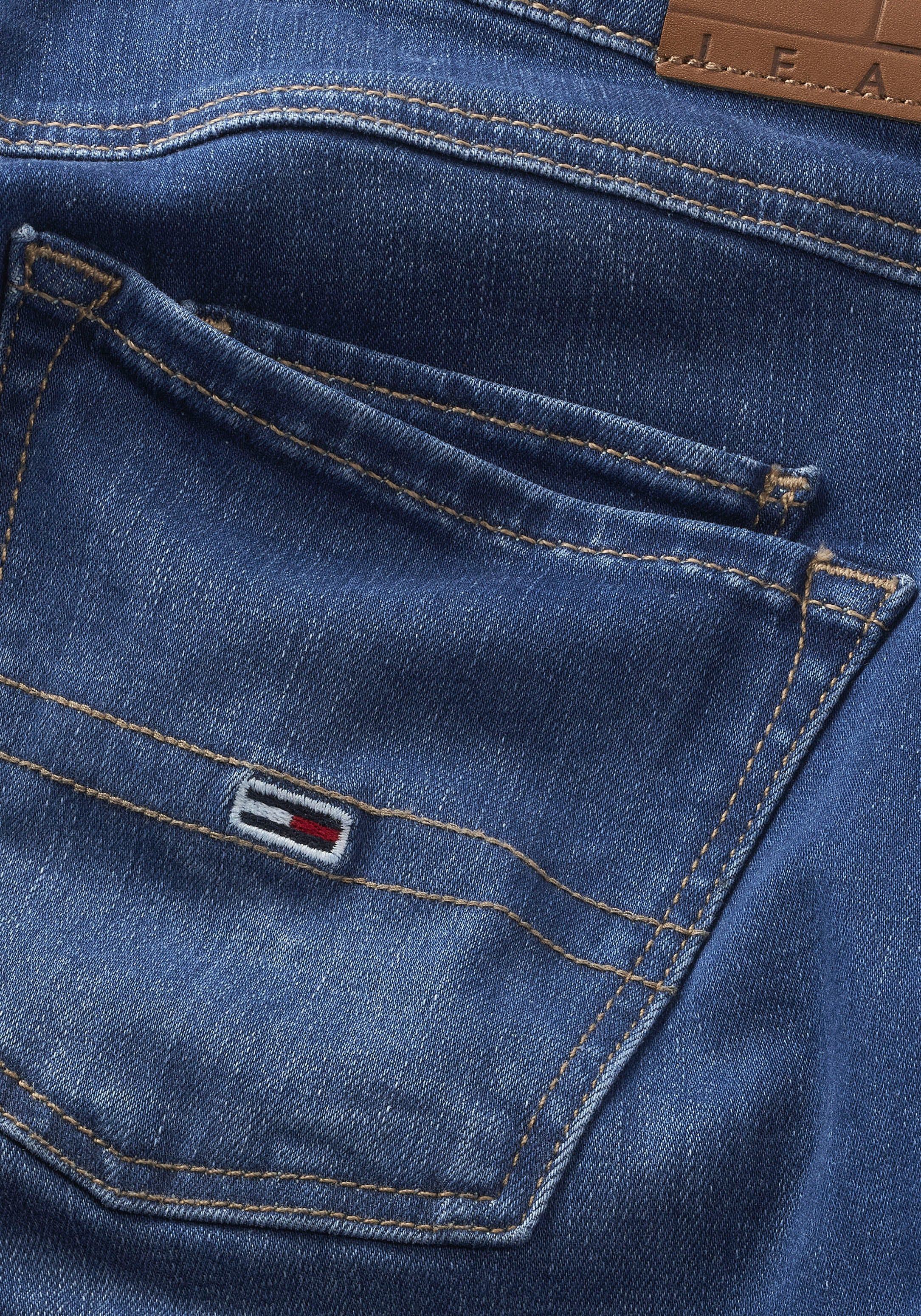 Tommy Jeans Skinny-fit-Jeans »SCARLETT LW SKN ANK ZIP AH1239«, mit Lederlogopatch