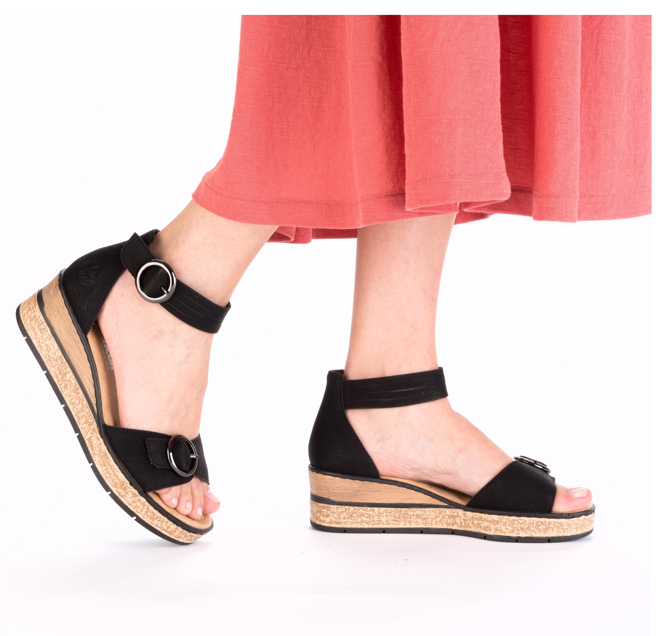 Rieker Keilsandalette  Sommerschuh, Urlaubsschuh, Sandale mit trendy Fesselriemchen