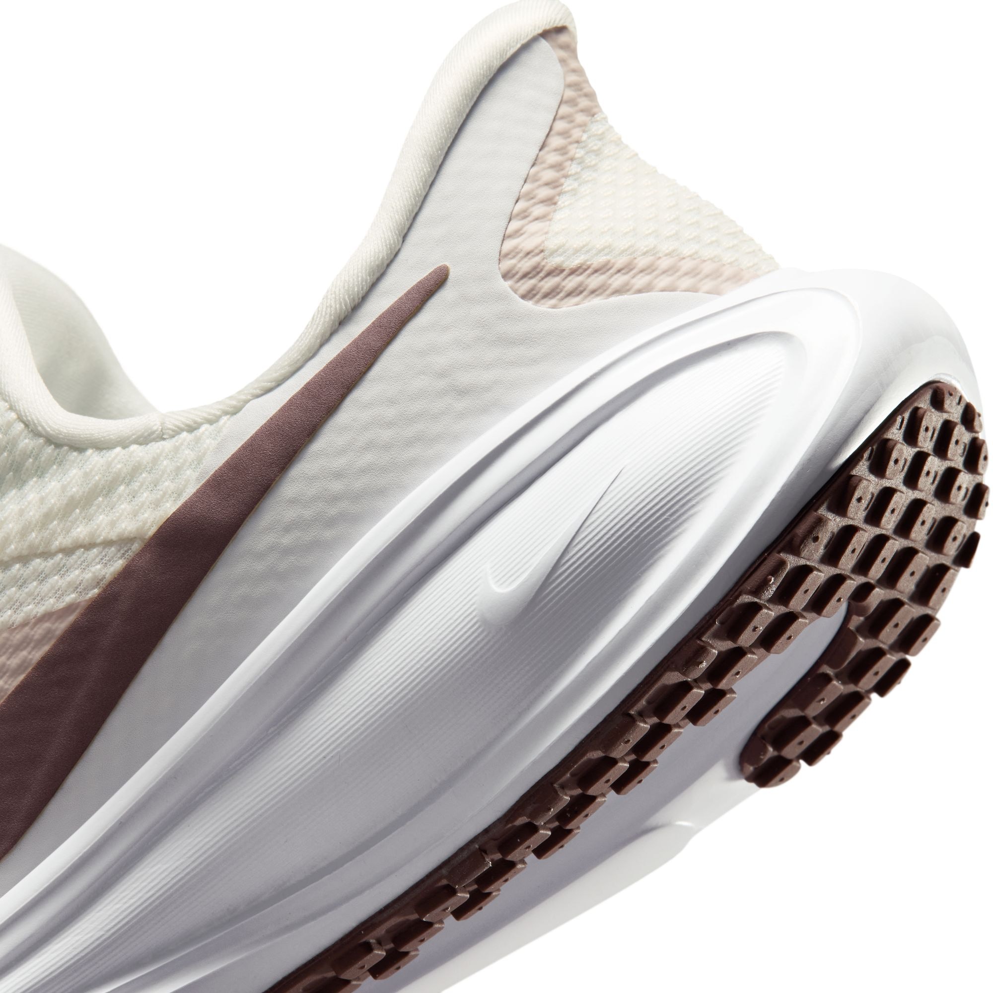 Nike Laufschuh »Nike Revolution 8 EasyOn«  leichtes An- und Ausziehen durch EasyOn-Technologie