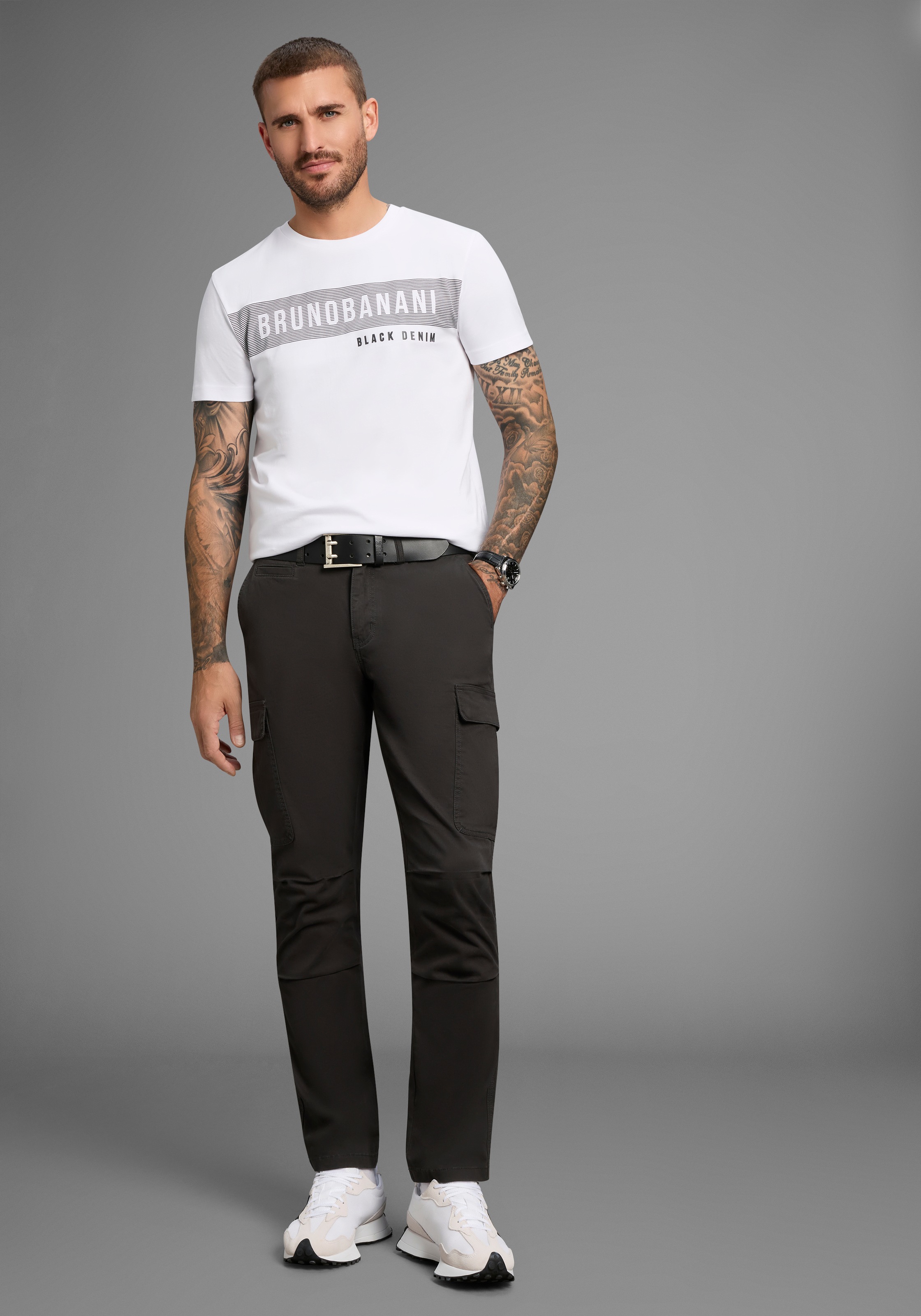 Bruno Banani Cargohose, moderne Passform, eng anliegende Cargotaschen