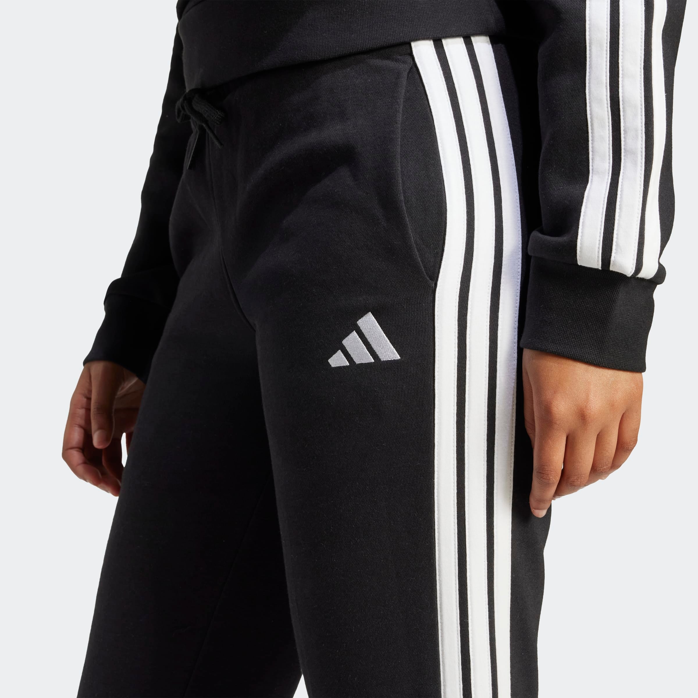 adidas Sportswear Sporthose »W 3S FL SL PT«  schmal geschnitten, für vielseitige Aktivitäten, aus Baumwollmix