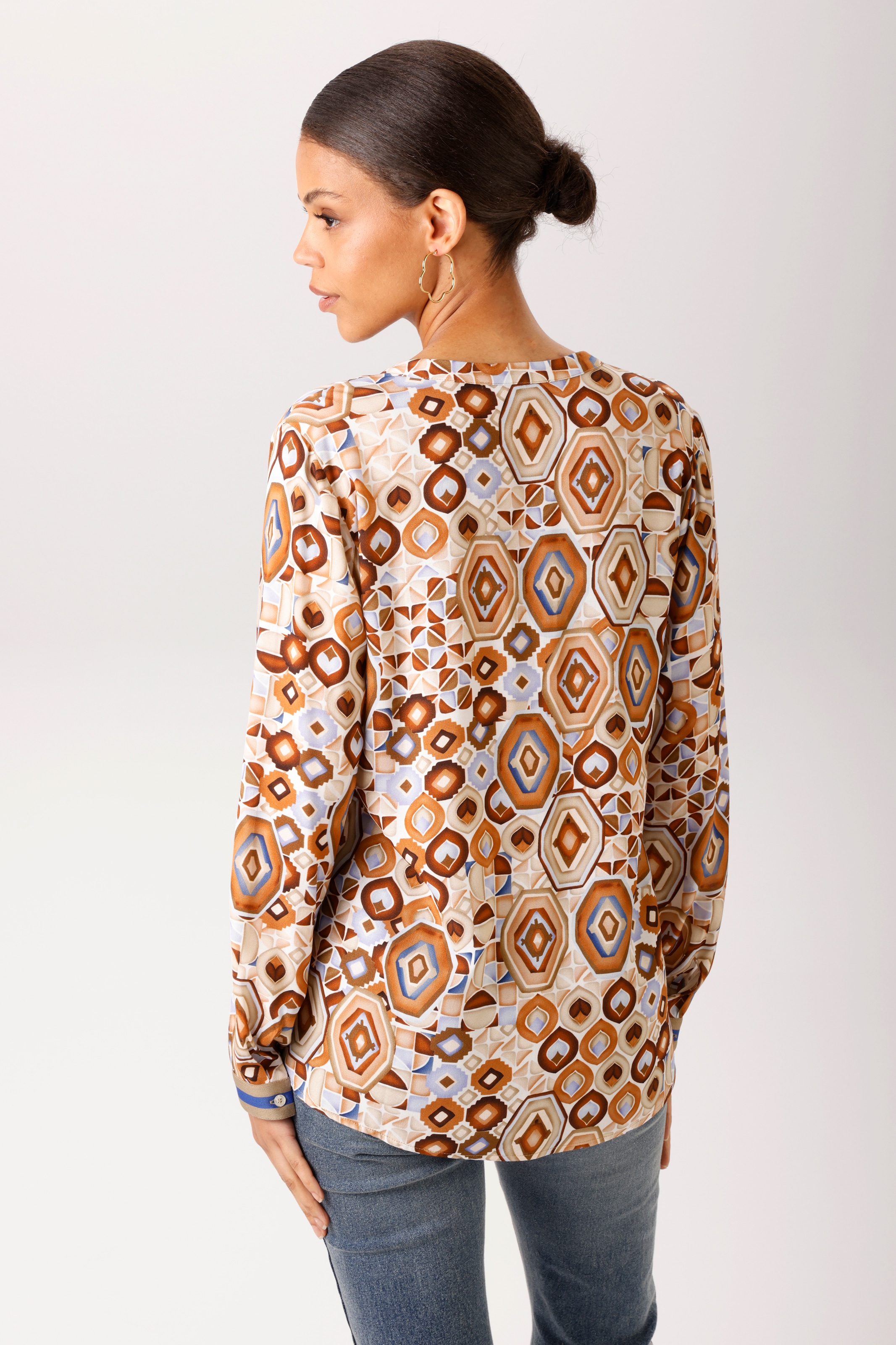 Aniston CASUAL Schlupfbluse mit farbharmonischem Retro-Muster - NEUE KOLLEKTION