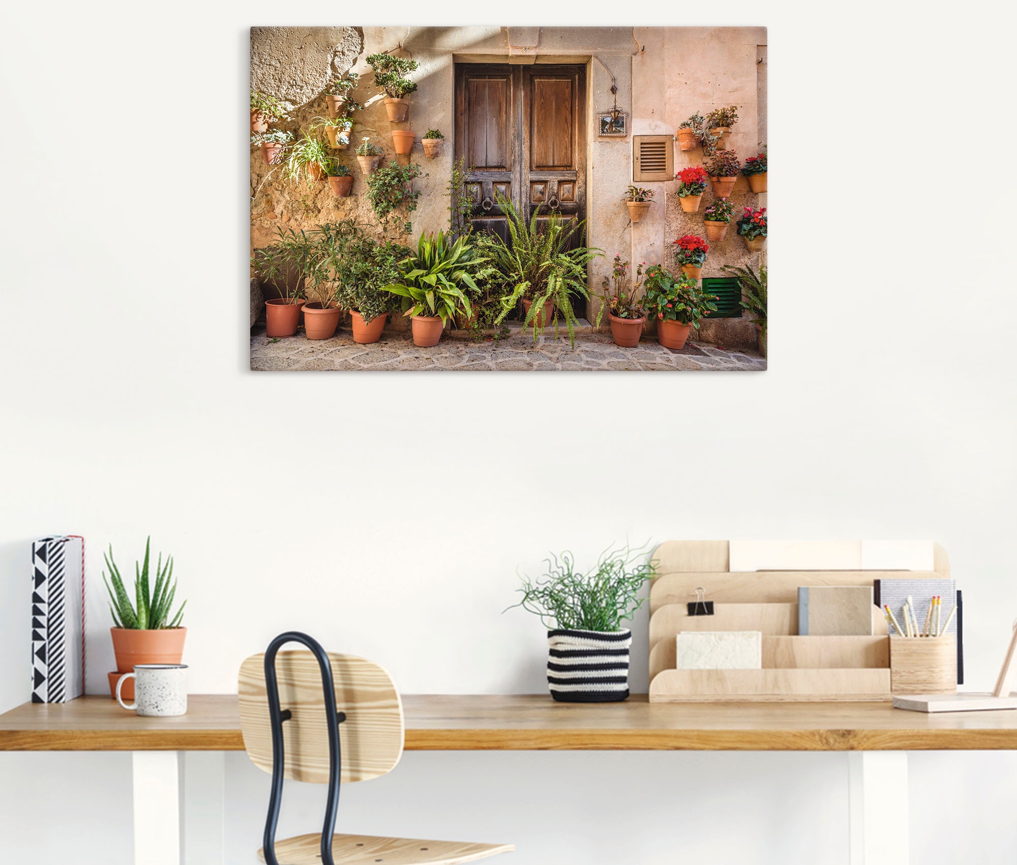 Artland Wandbild »Altstadtgasse Mallorca, Spanien«, Pflanzenbilder, (1 St.), als Alubild, Outdoorbild, Leinwandbild, Poster, Wandaufkleber