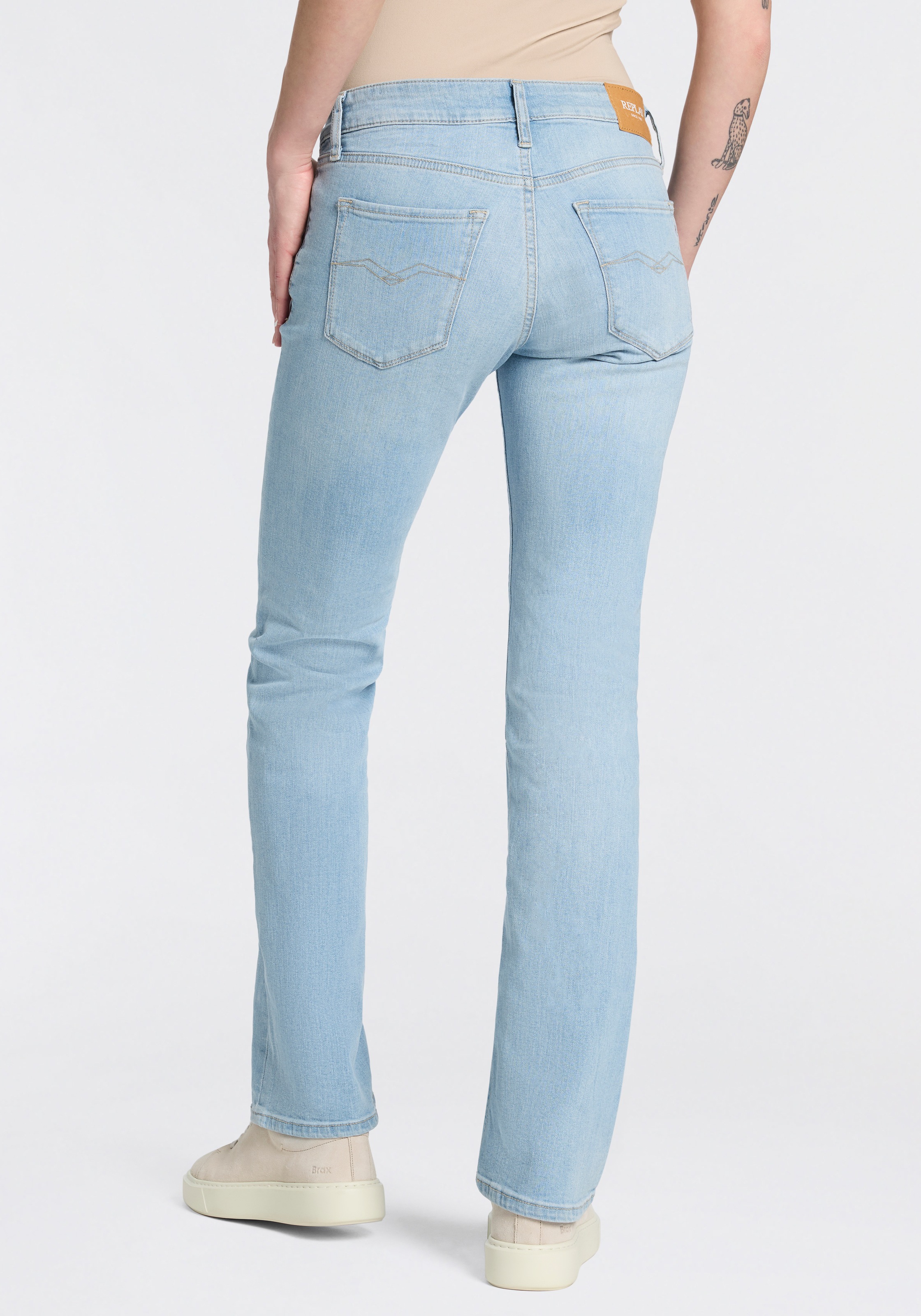 Replay Bootcut-Jeans »NEW LUZ« mit gesticktem R an der Gesäßtasche