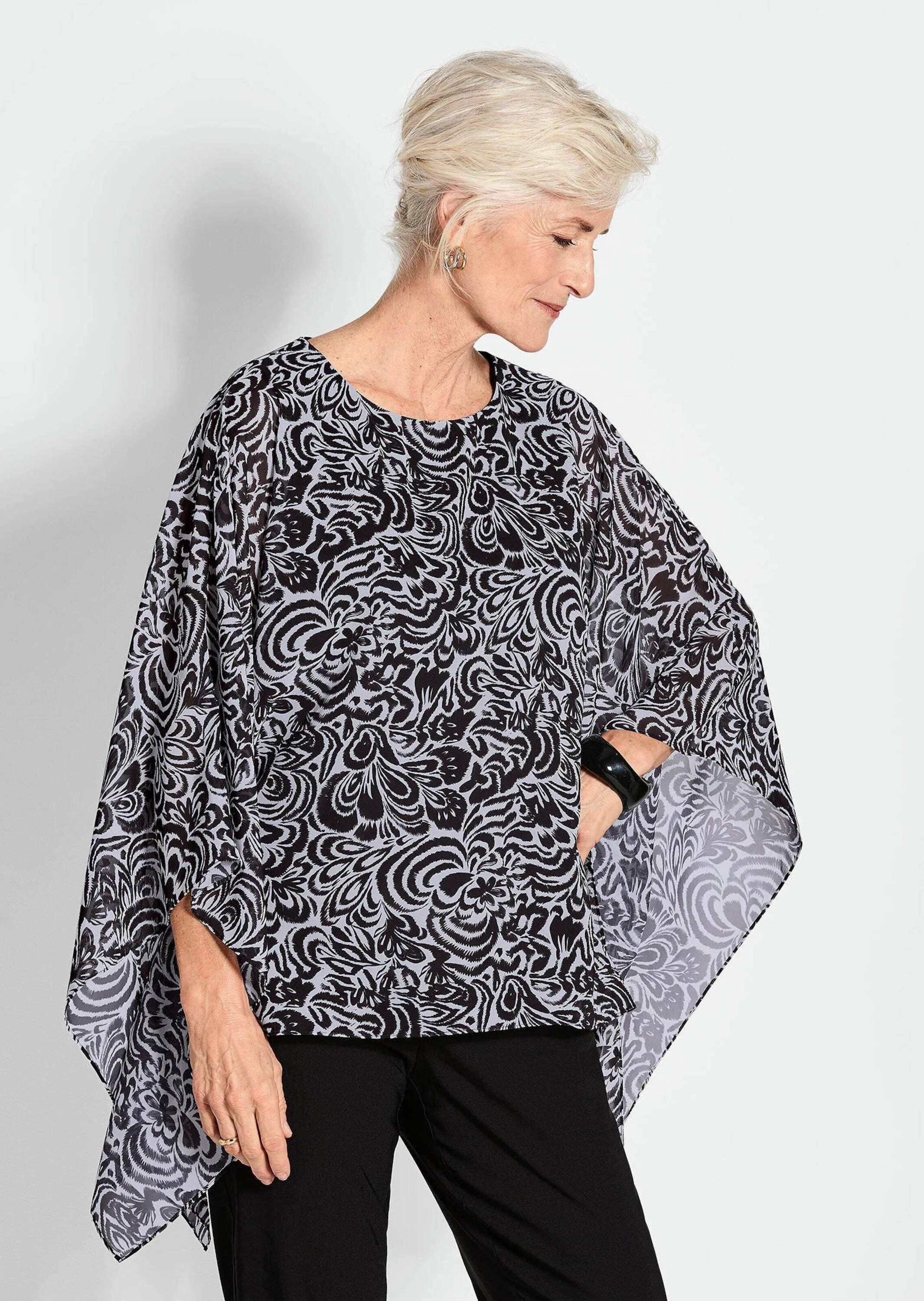 GOLDNER Satinbluse »Kurzgröße Tunikbluse mit Chiffon-Überwurf, Print«