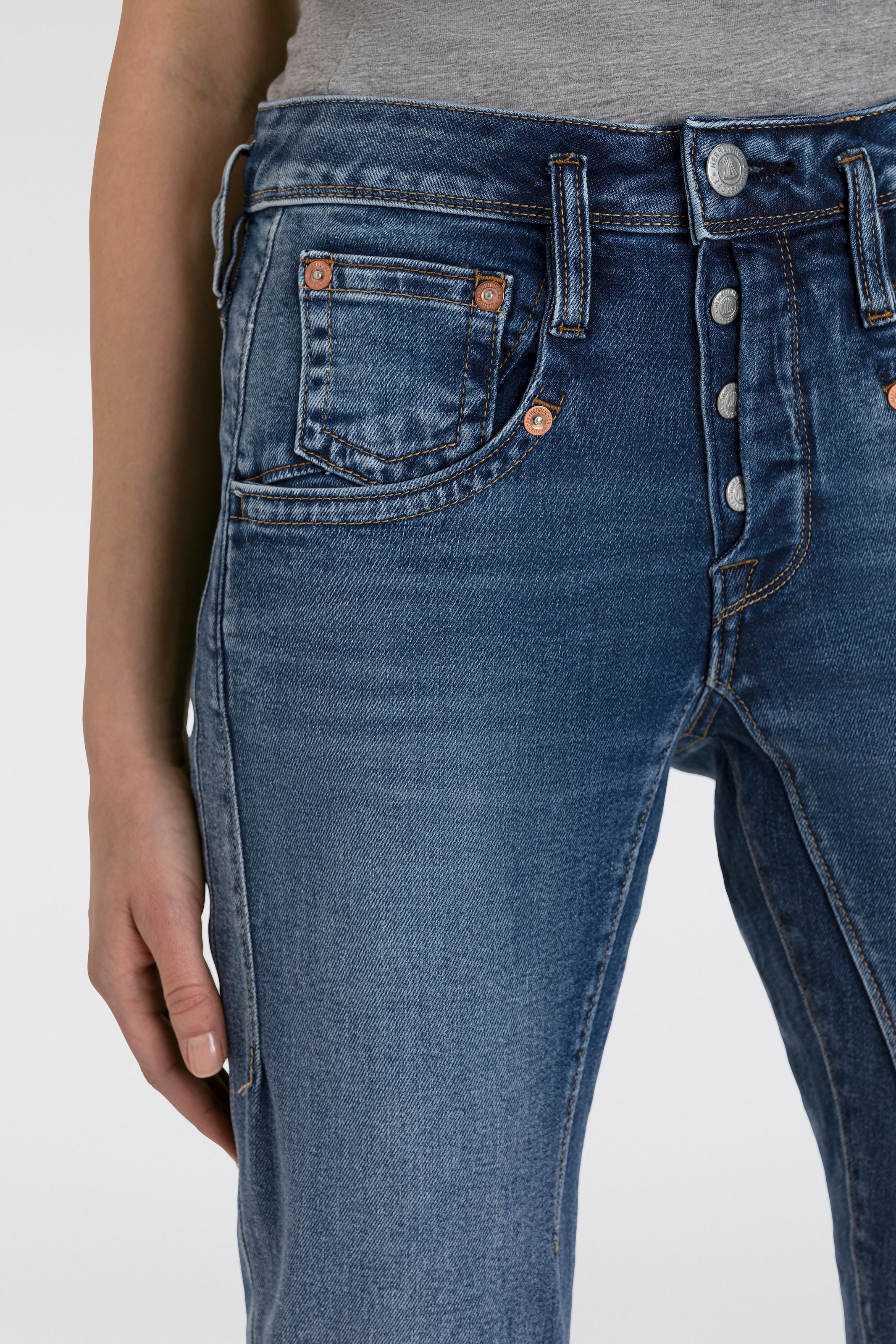 Herrlicher 7/8-Jeans »Shyra Cropped Denim Comfort«, mit halb verdeckter Knopfleiste