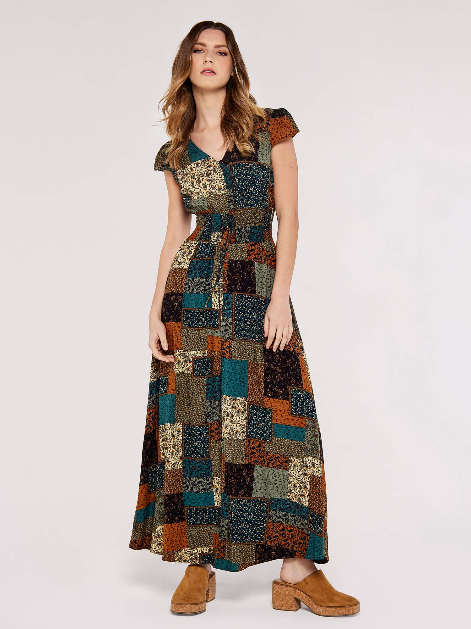 Apricot 2-in-1-Kleid »Maxikleid« 1 tlg. mit Smokdetails
