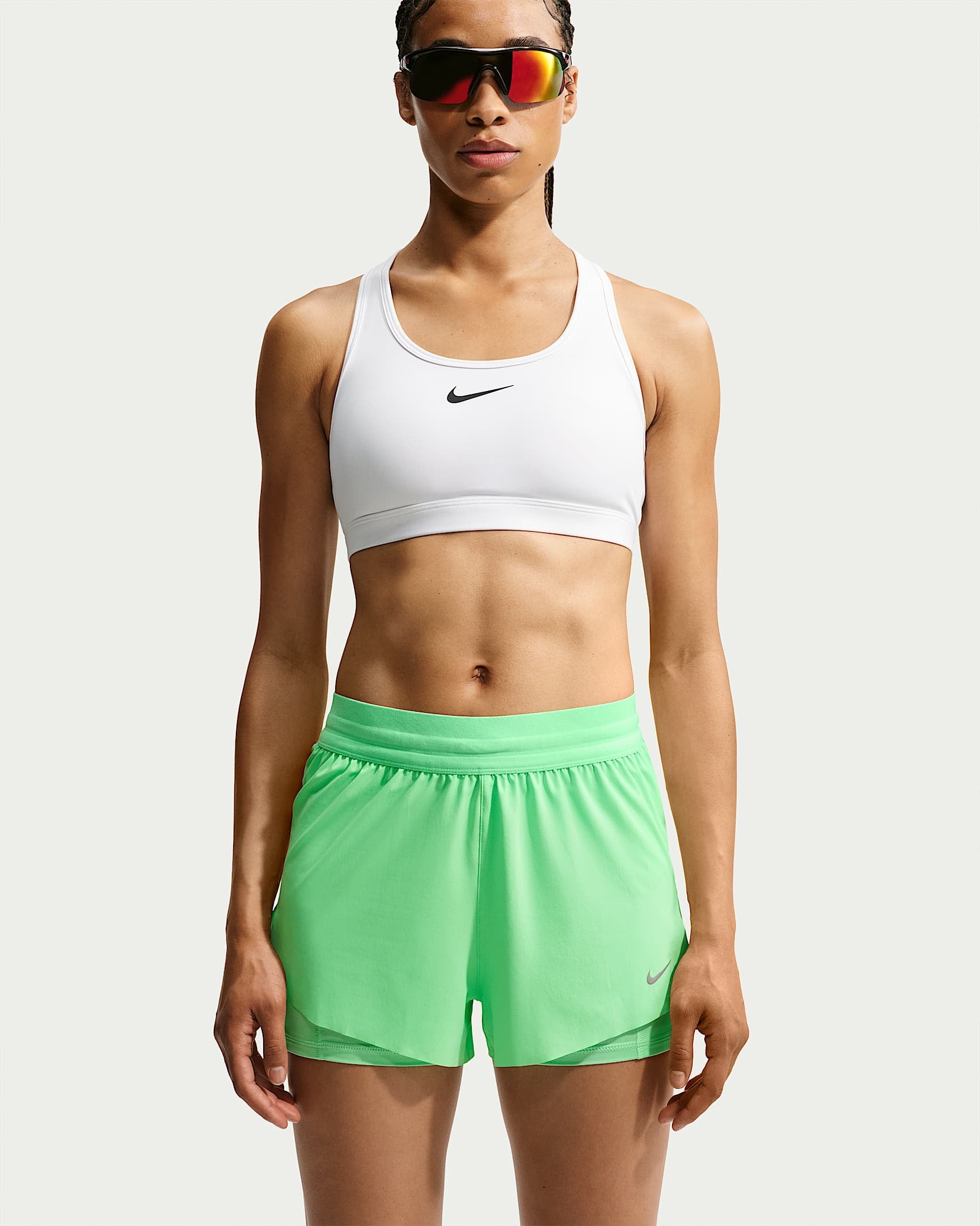 Nike Laufshorts »Nike Swift Women's Dri-FIT Mid-Rise 2-in-1 Running Shorts«  2-in-1-Design, mit Reißverschlusstasche hinten am Bund