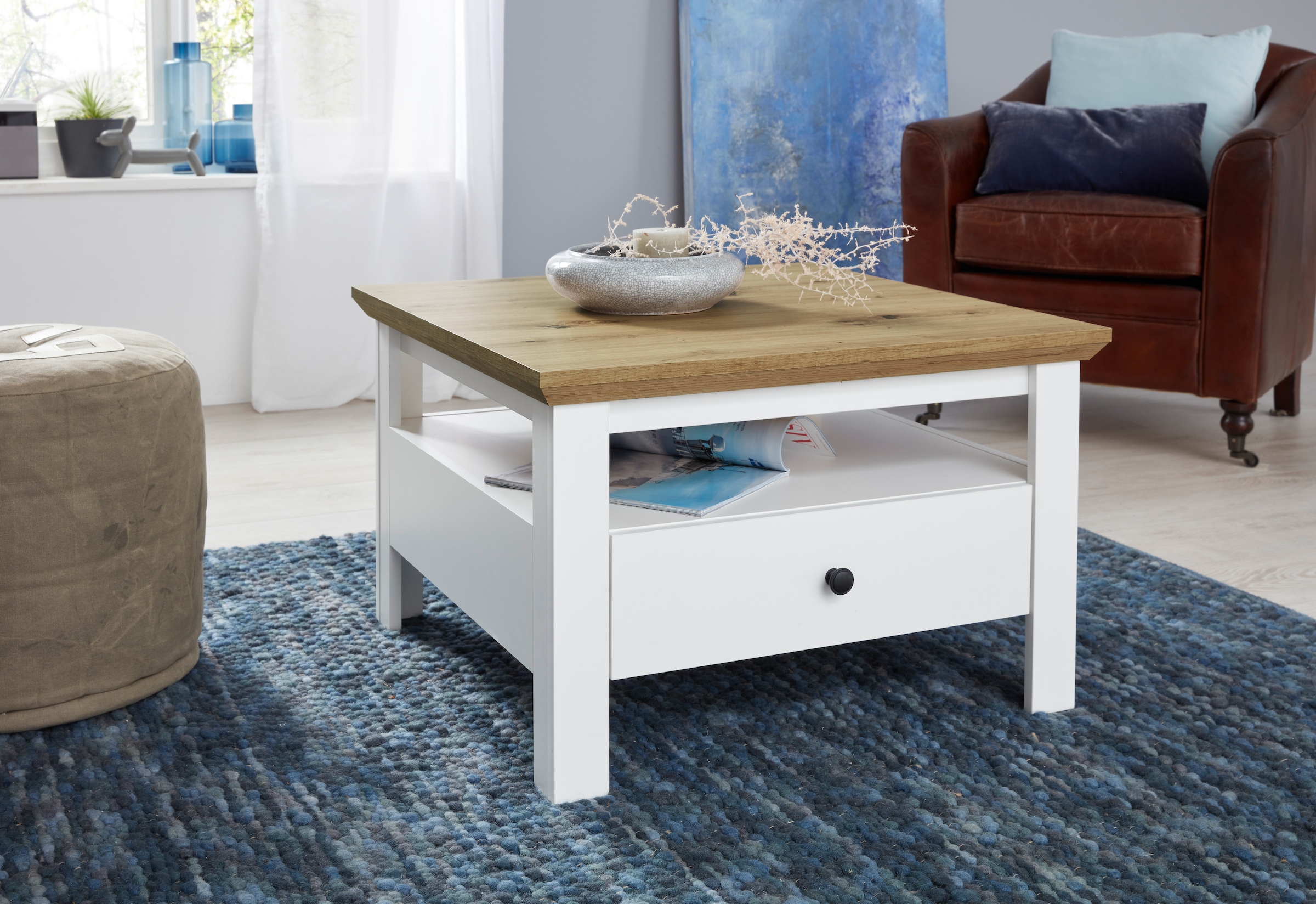 INOSIGN Couchtisch »Ulm«, Wohnzimmertisch in Weiß/Eiche mit abgeschrägtem Oberboden - 70/70 cm