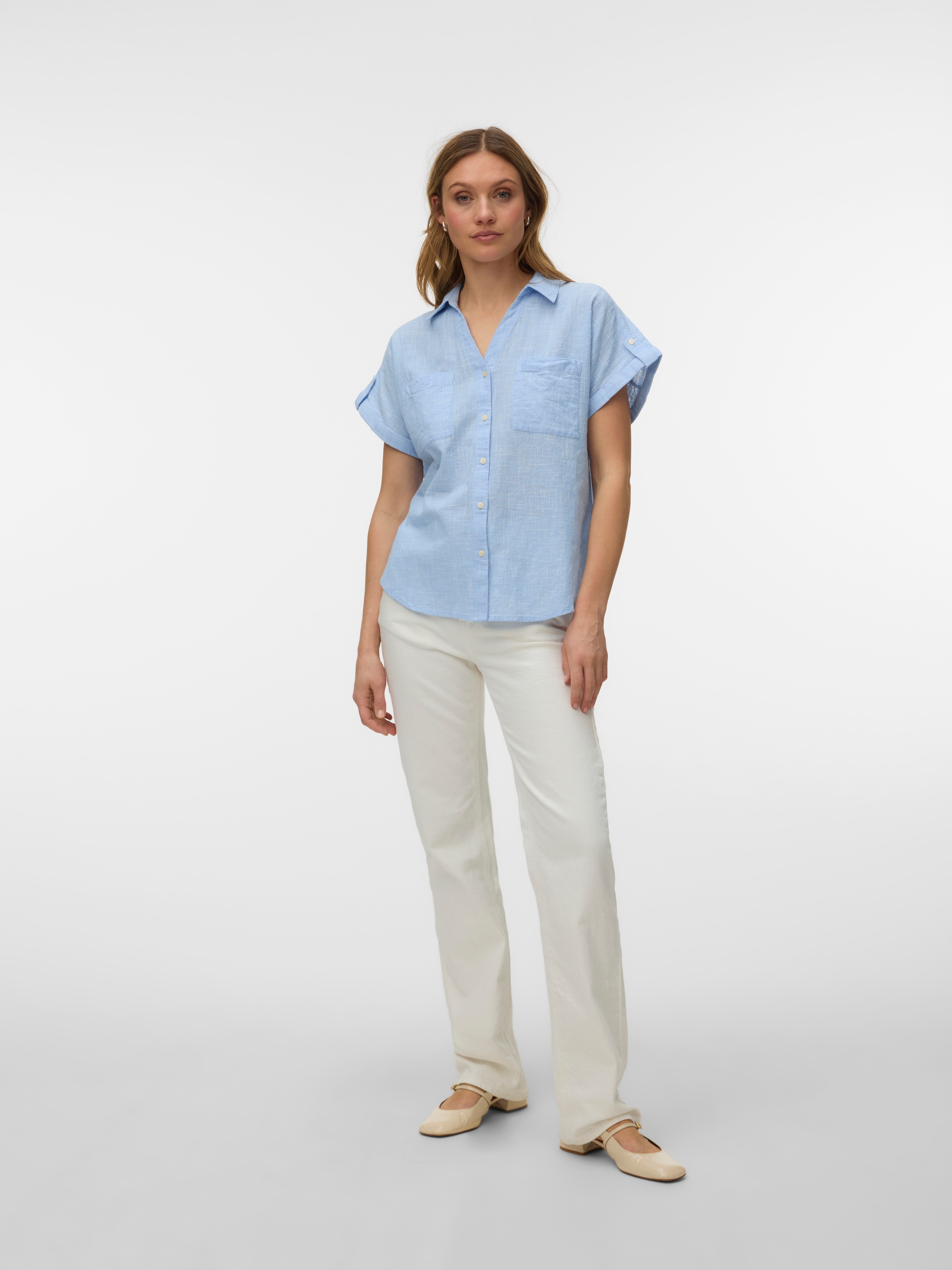 Vero Moda Kurzarmbluse »VMTHILDE SS SHIRT WVN NOOS« Baumwolle, Kurzarm mit Riegel, hinten etwas länger als vorn