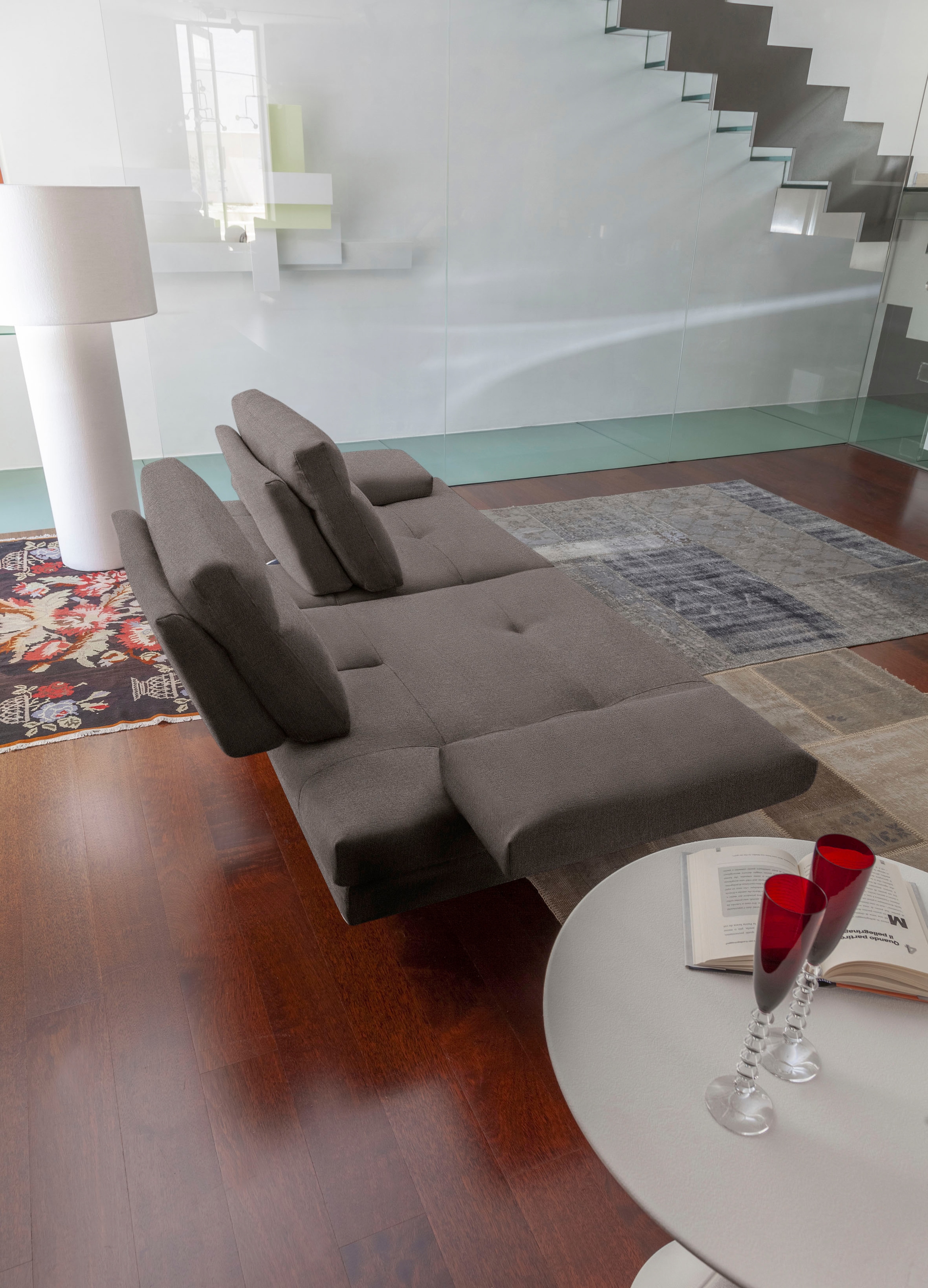 CALIA ITALIA 3,5-Sitzer »Toby Wing, 228 cm breit, italienisches Designsofa, Megasofa« inkl. Sitztiefenverstellung und Armteilfunktion, Füße in Schwarz matt