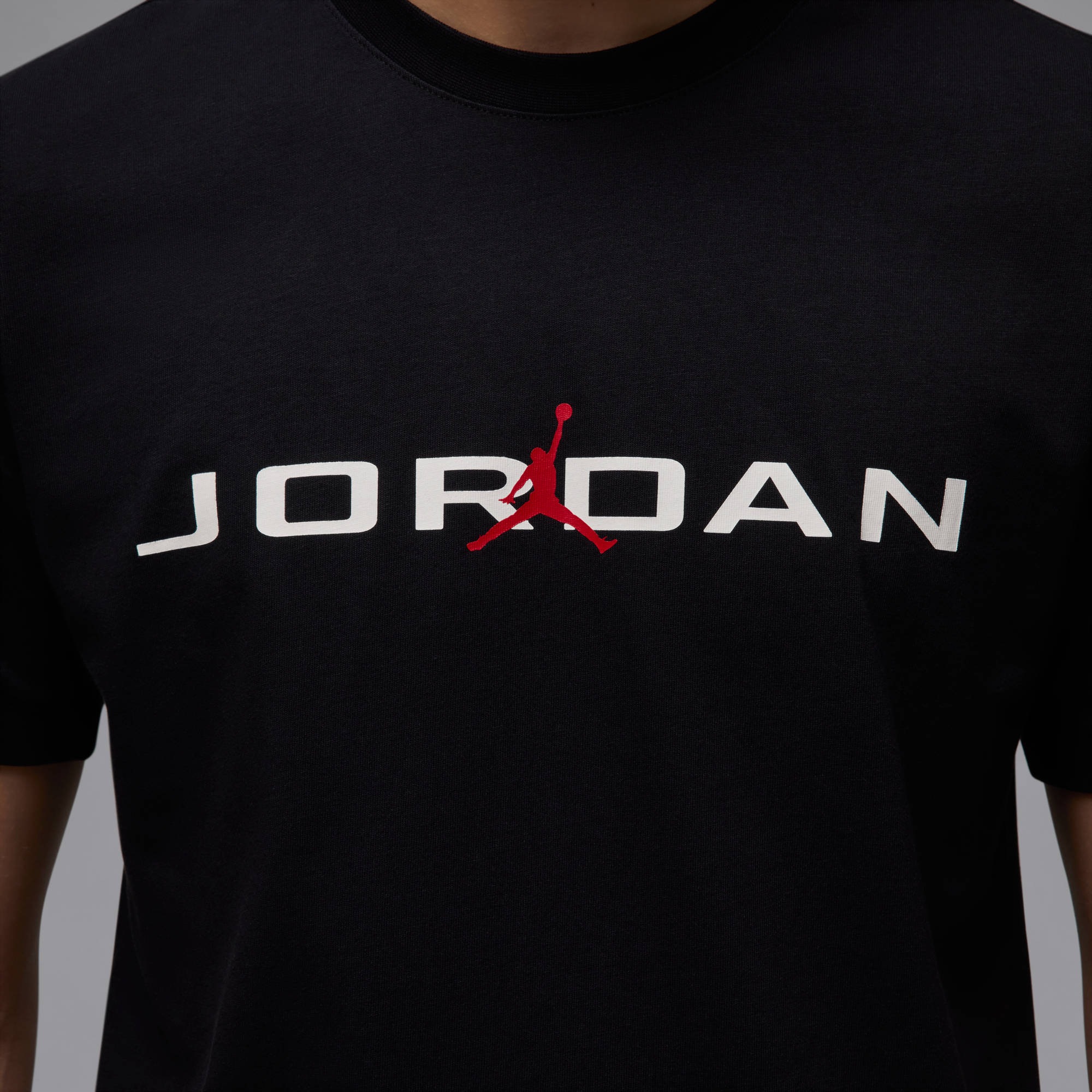 Jordan T-Shirt »M J JD AIR SS CREW« aus mittelschwerer Baumwolle, mit Jordan Grafiken auf der Vorderseite