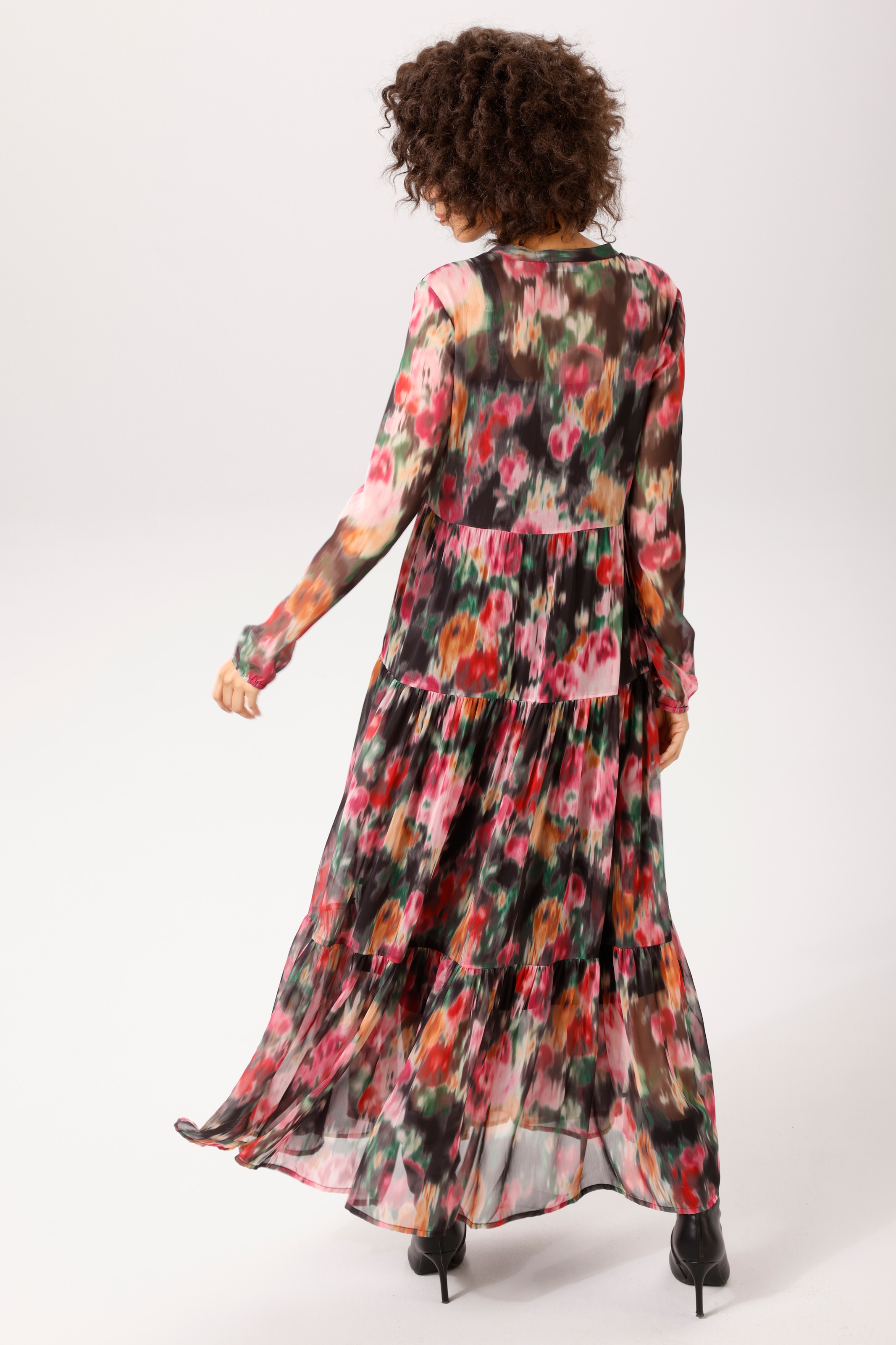 Aniston CASUAL Maxikleid mit Jersey-Unterkleid,  mit farbenfrohen Batikblumen bedruckt - NEUE KOLLEKTION