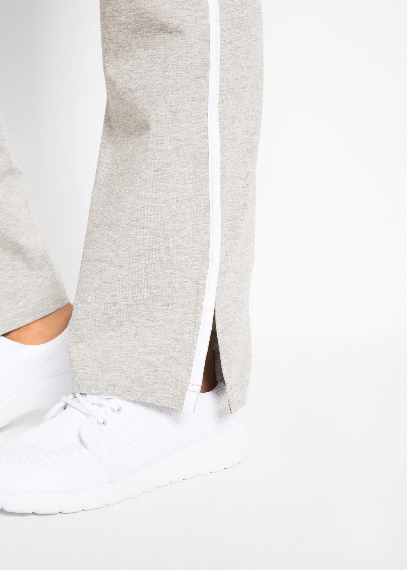 bonprix Jerseyhose  Gummizugbund mit Bindeband, kontrastfarbiger Seitenstreifen