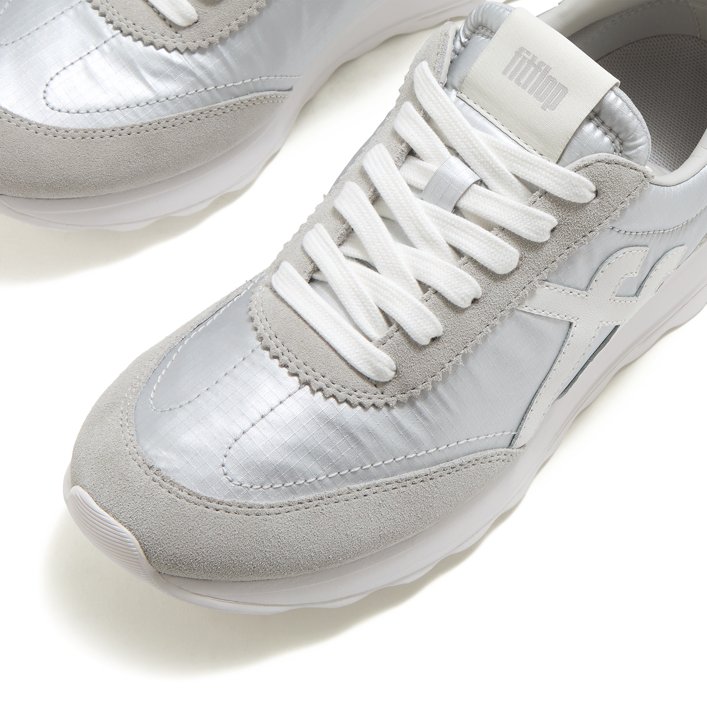 Fitflop Sneaker »RETRO-Q FF METALLIC-FABRIC/SUEDE SNEAKERS«  Freizeitschuh, Halbschuh, Schnürschuh mit Low Profile Sohle