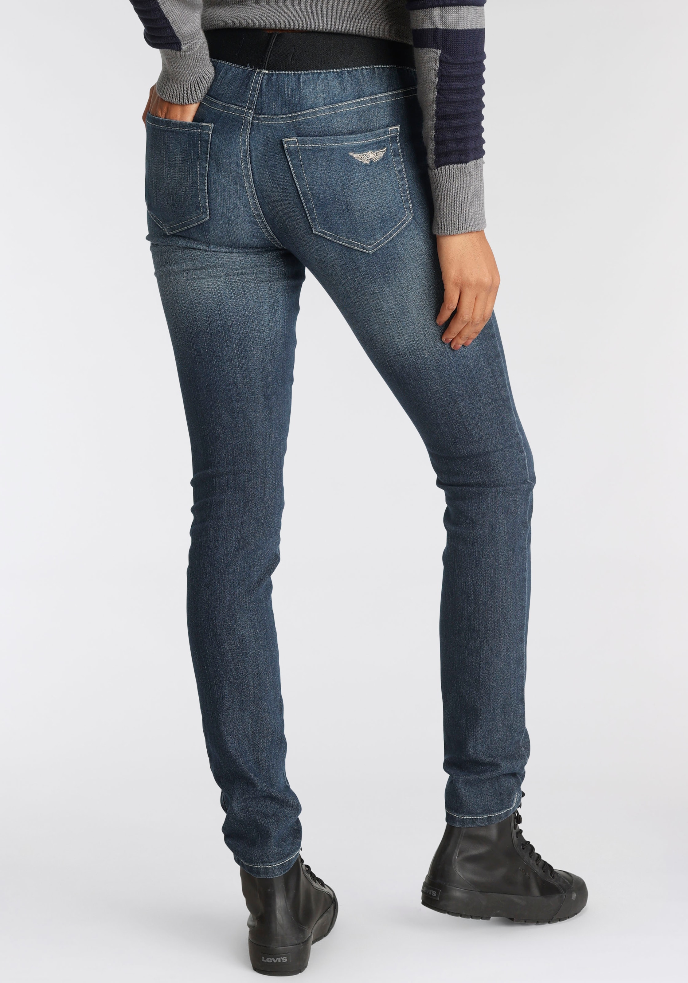 Arizona Skinny-fit-Jeans, extra-enger Schnitt, komfortable Leibhöhe, Used-Look-Waschung