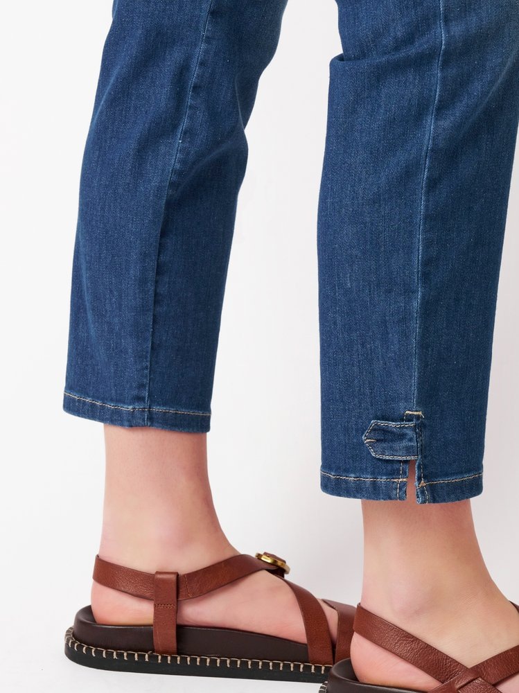 TONI 7/8-Jeans »be loved 7/8« Slim Fit, mit kleinem Schlitz am Beinabschluß