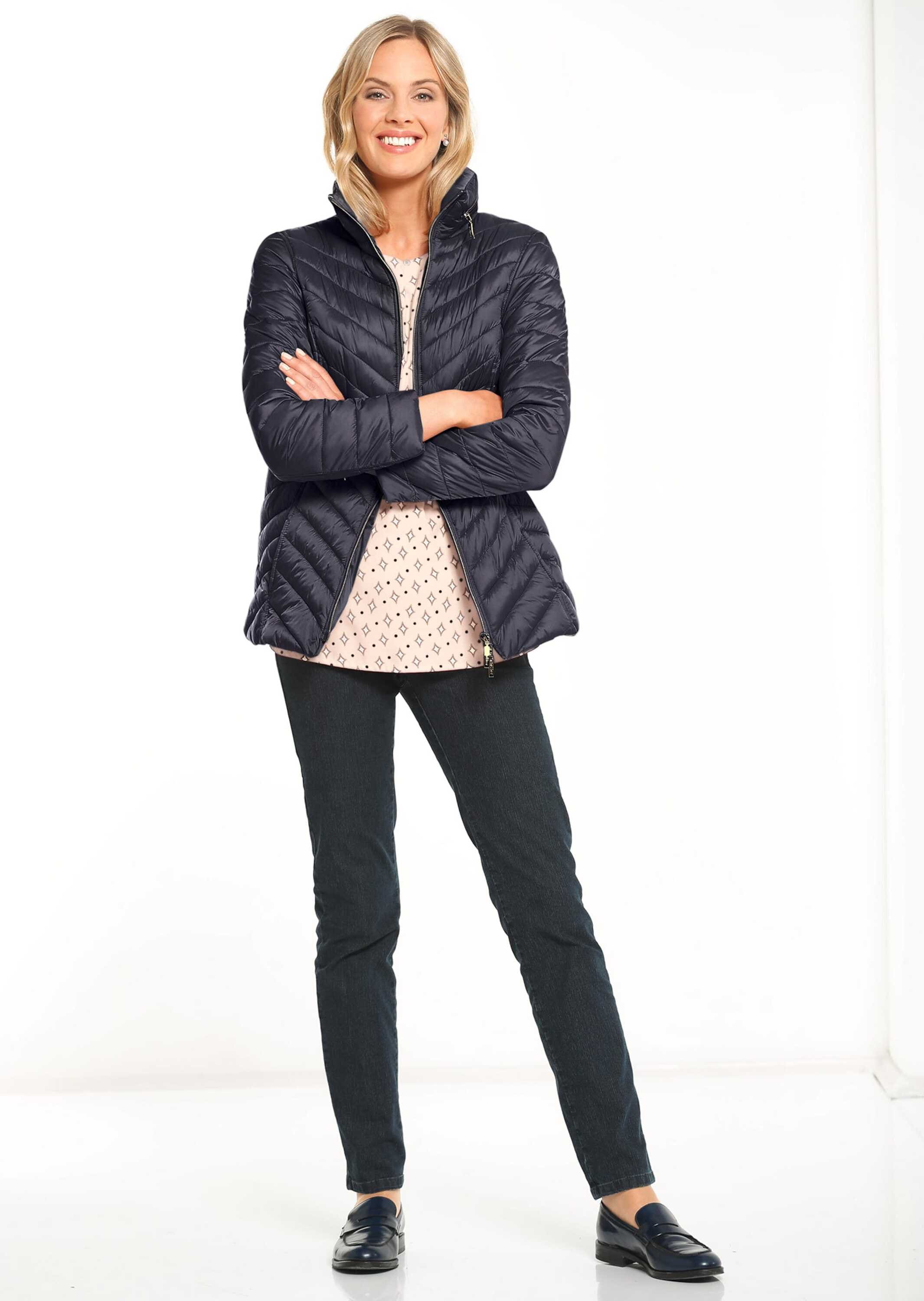 GOLDNER Steppjacke »Kurzgröße Leichte Steppjacke mit Kapuze« Leichte Wattierung mit Diagonalstepp