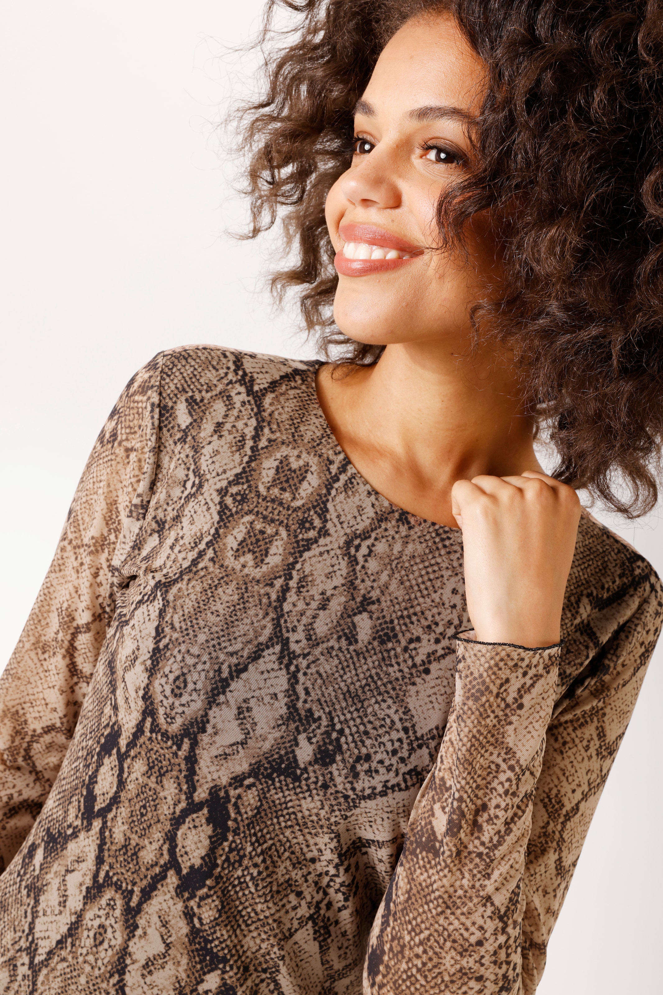 Aniston CASUAL Maxikleid mit grafischen Muster in Schlangen-Optik - NEUE KOLLEKTION