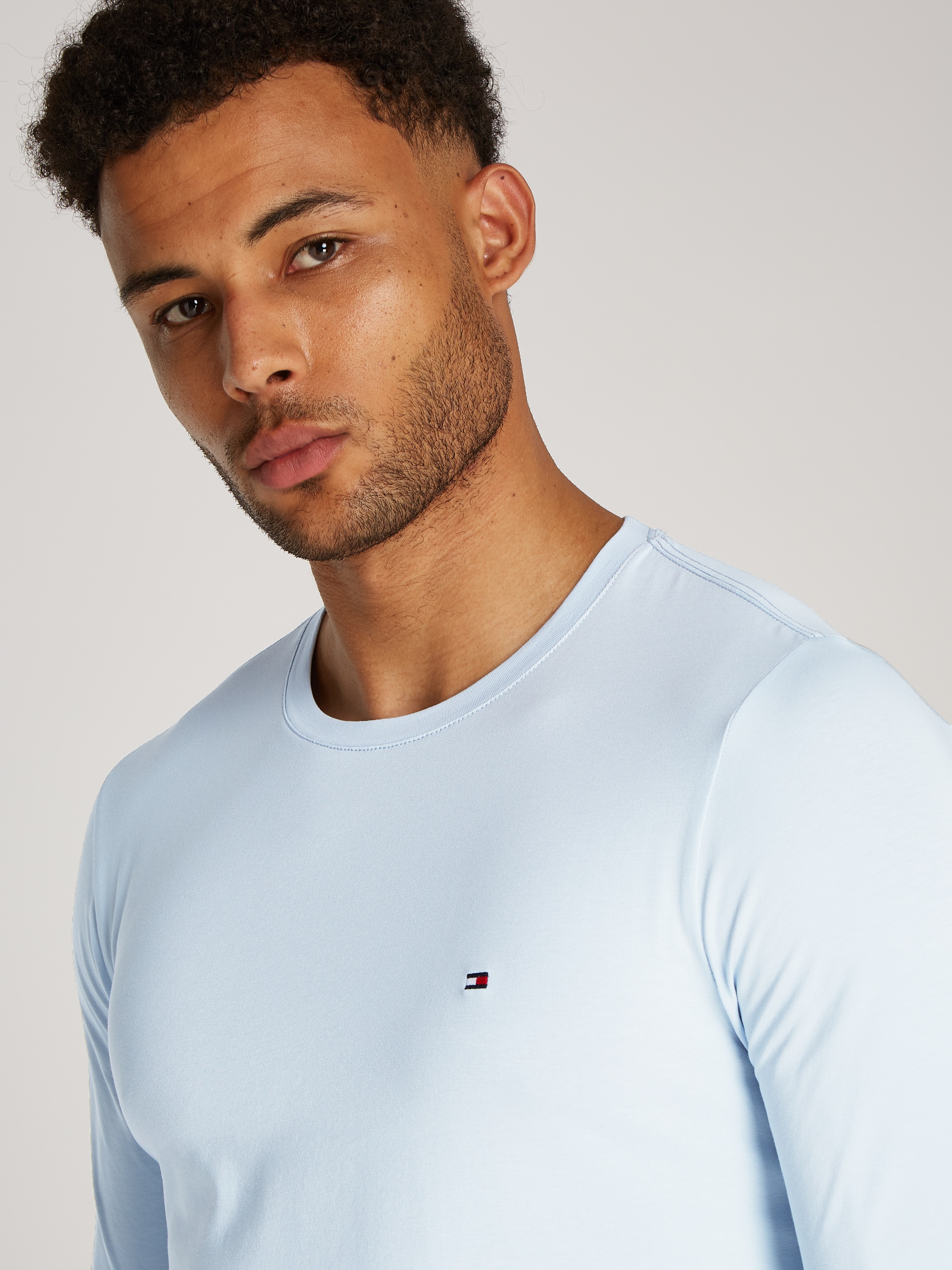 Tommy Hilfiger Langarmshirt »STRETCH SLIM FIT LONG SLEEVE«, aus Baumwollstretch