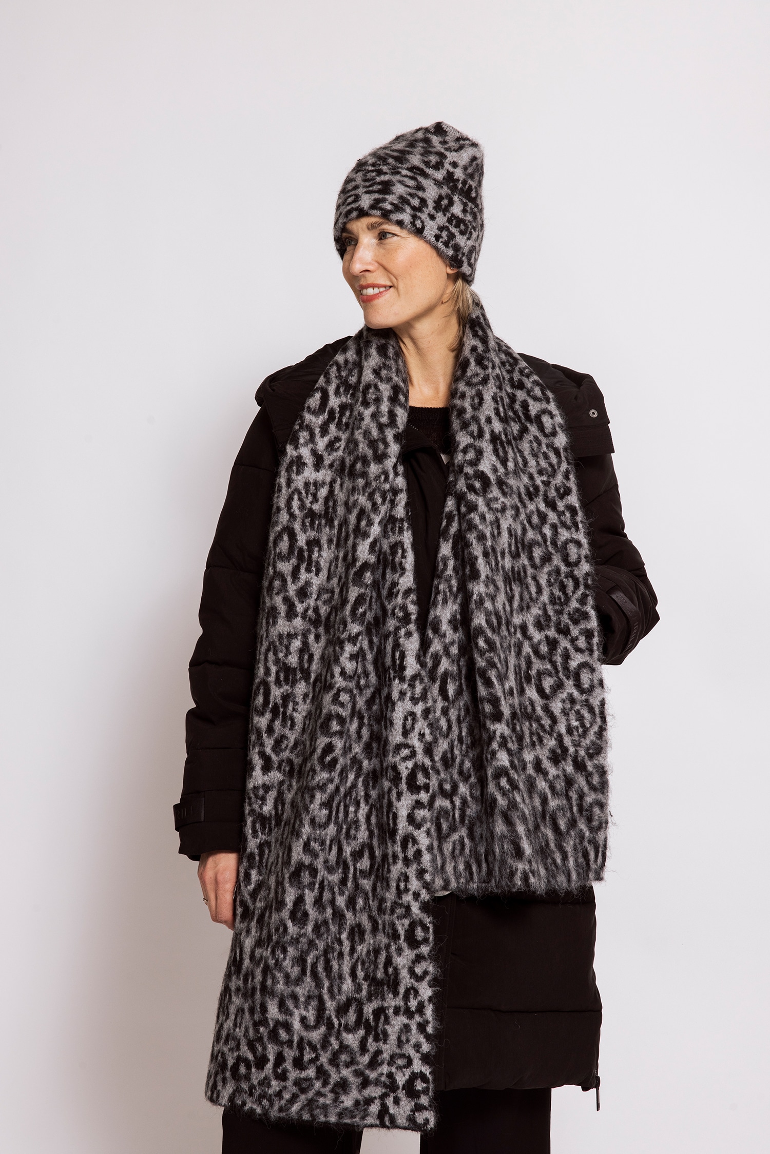 Zhrill Modeschal »AYTANA« Modetuch, weicher Materialmix, Leo-Look, Casual Stil