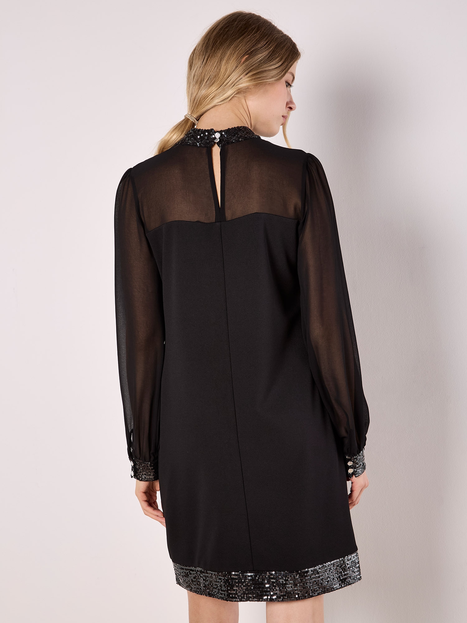 Apricot Paillettenkleid »Paillettenkleid mit hohem Ausschnitt« mit semitransparenten Armen