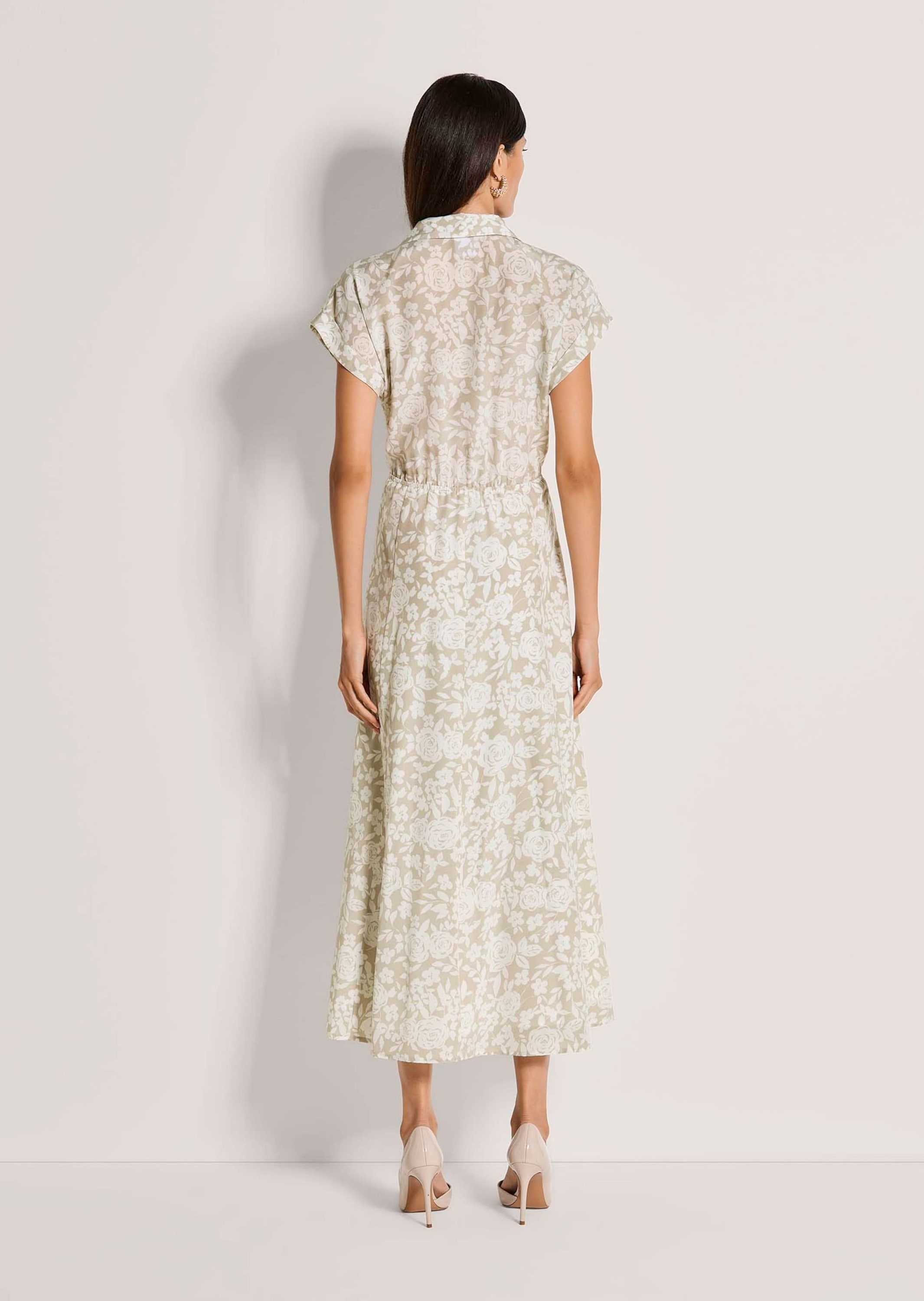 MADELEINE Midikleid »Hemdblusenkleid Sommerkleid mit floralem Design« Kleid mit Perlmuttknöpfe