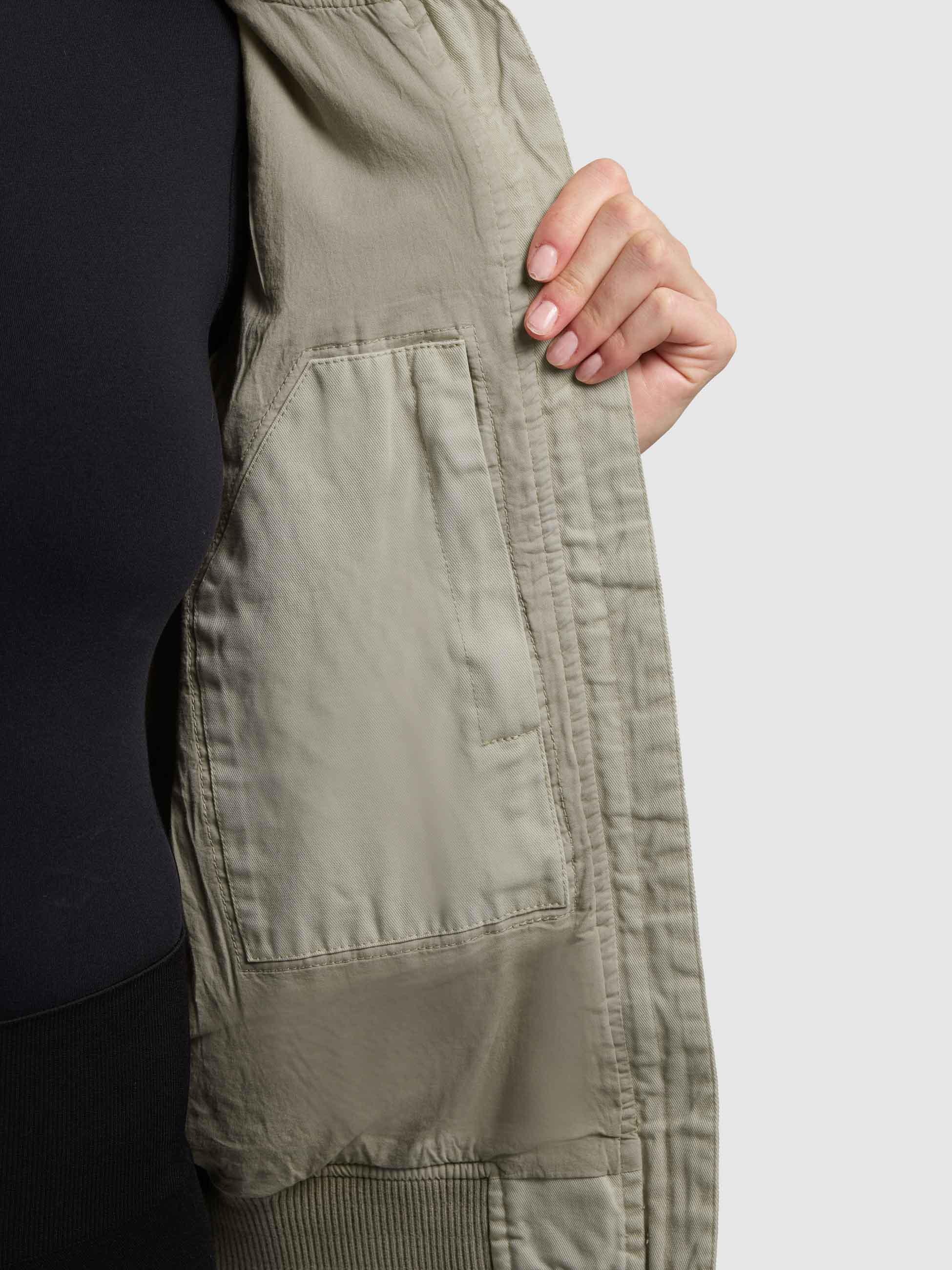 khujo Funktionsjacke »Funktionsjacke Inie« ohne Kapuze Übergangsjacke im Bomberjacken-Style