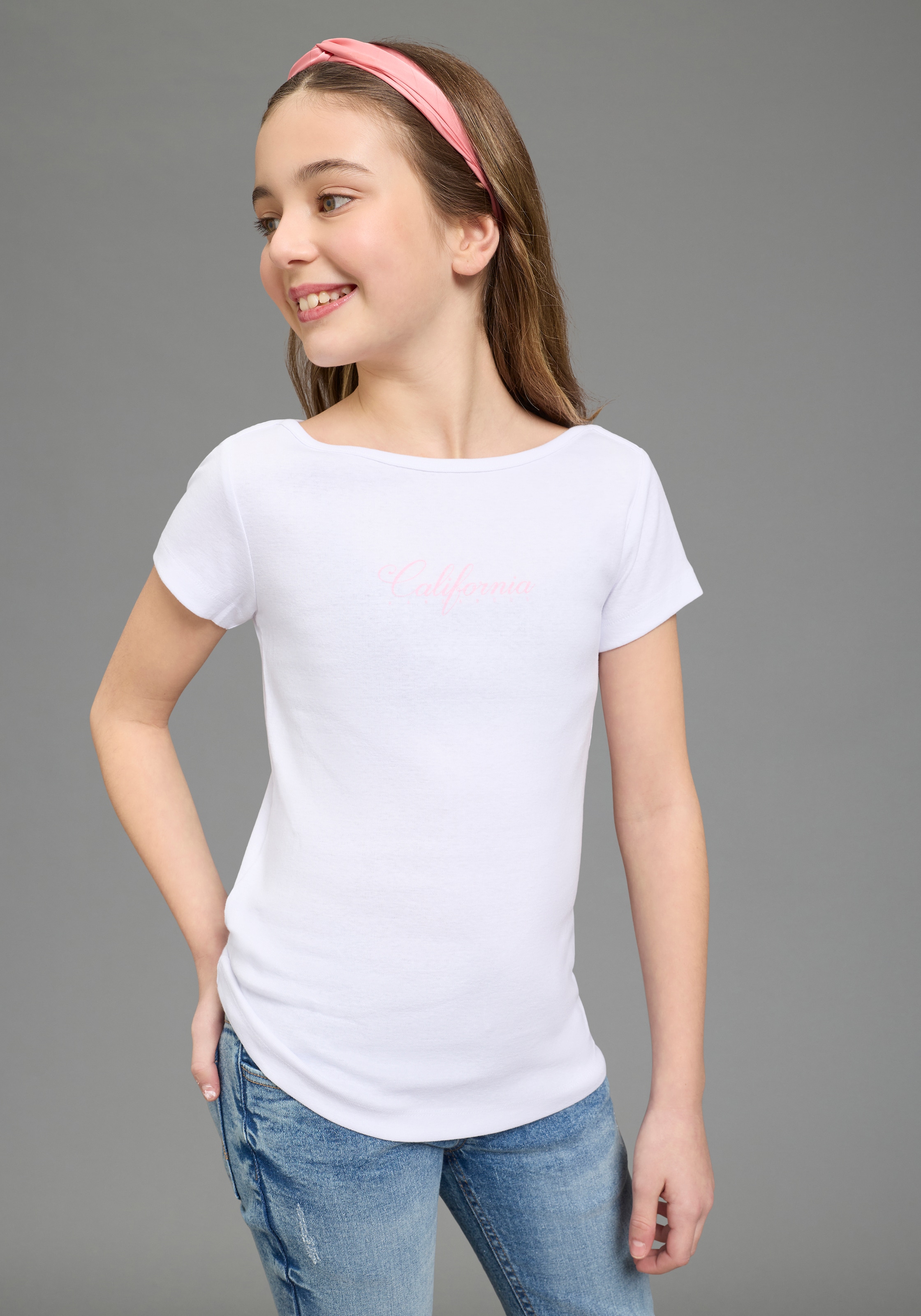 KangaROOS T-Shirt »2er Pack T-Shirts mit modischen Ausschnitt« Packung, 2, 2 tlg. Basic Schnitt, Kurzarm, U-Boot-Ausschnitt, aus Baumwolle