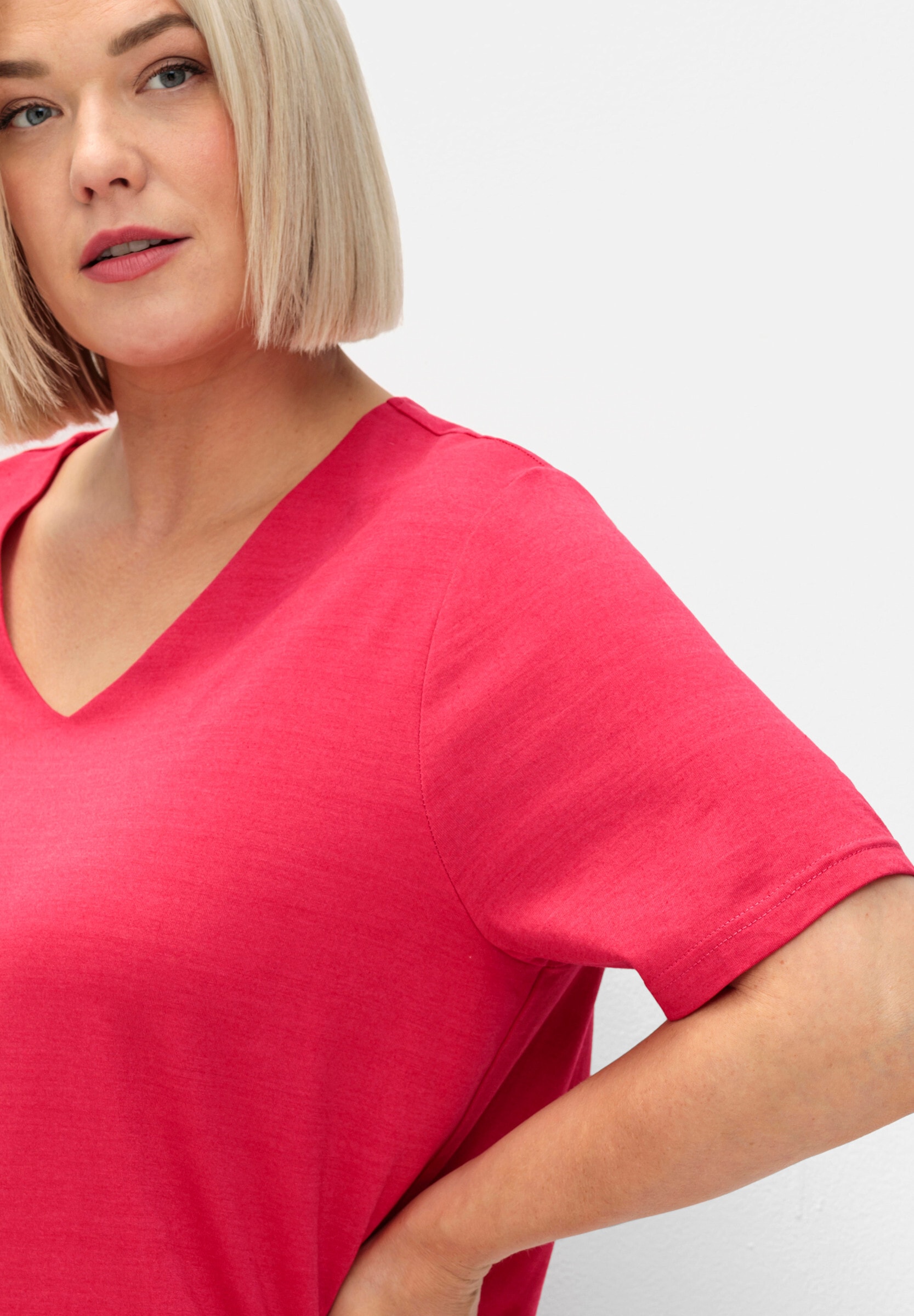 Sheego T-Shirt »T-Shirt T-Shirt mit doppellagigem Vorderteil«