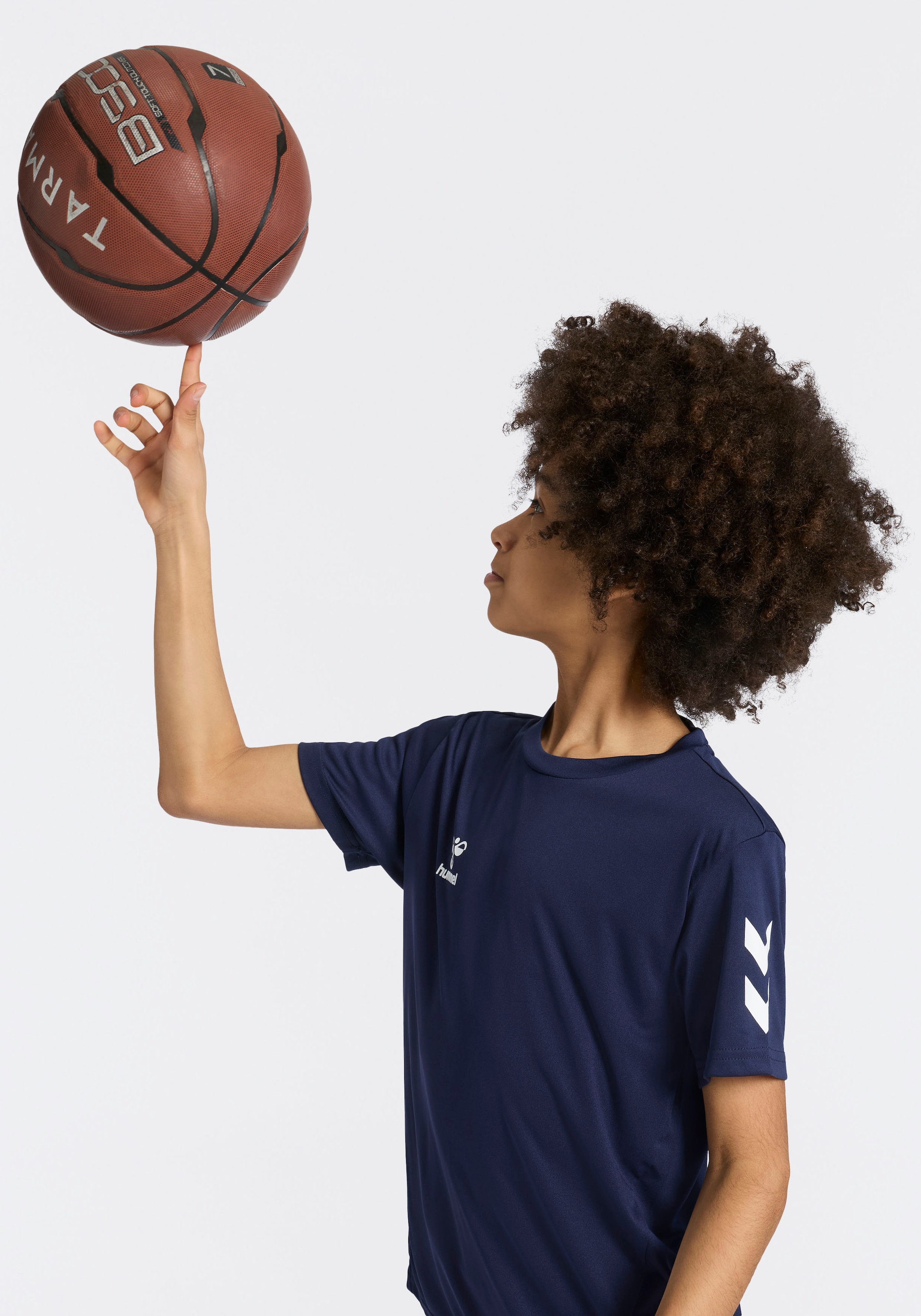 hummel T-Shirt & Shorts »HMLLOGO SET KIDS« Set, 2, 2 mit elastischem Bund, aus Polyester, pflegeleicht, sportlicher Stil