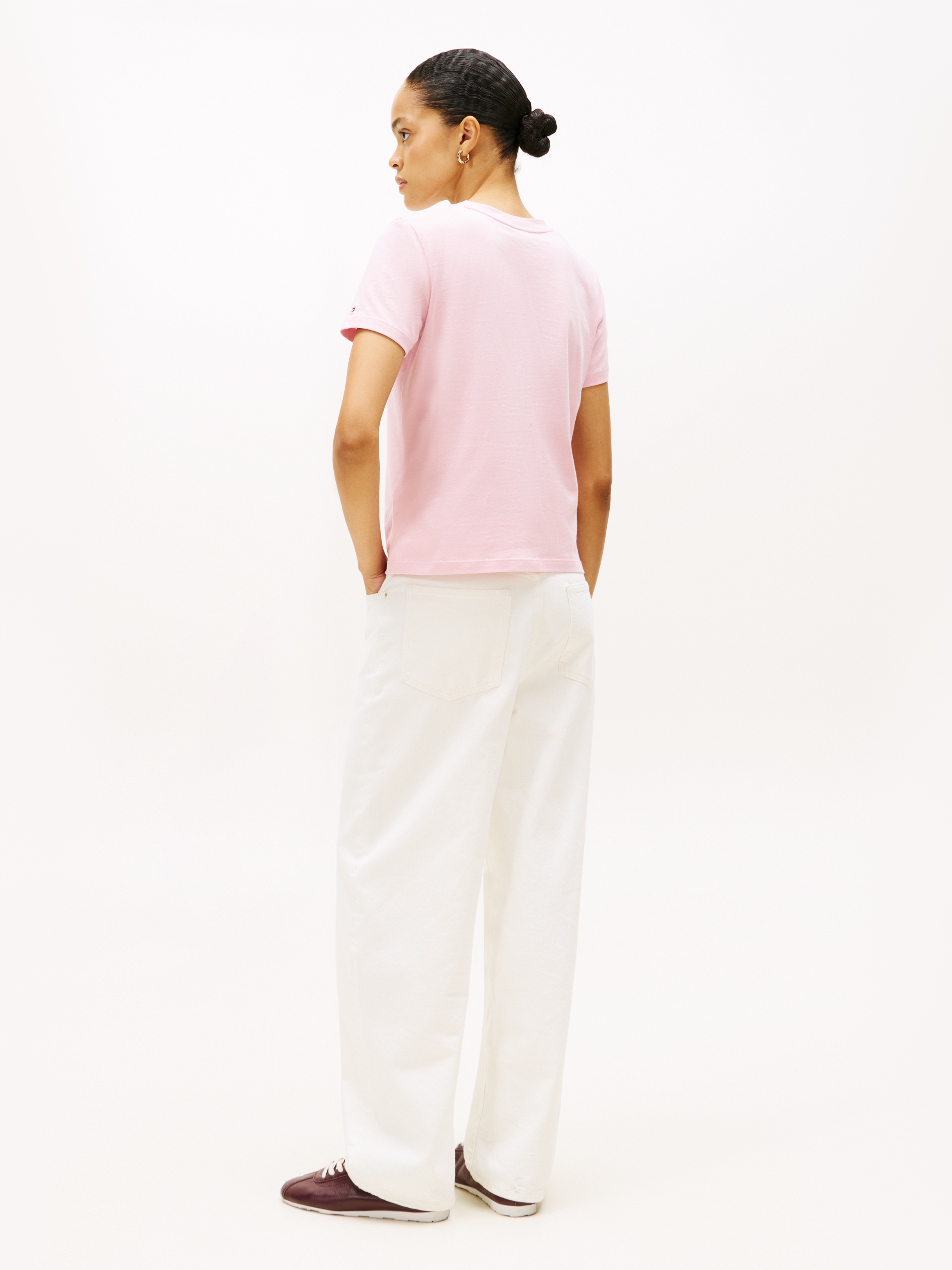 Tommy Hilfiger Kurzarmshirt »REG CORP LOGO C-NK mit Logoschriftzug und Stickerei« Baumwolle