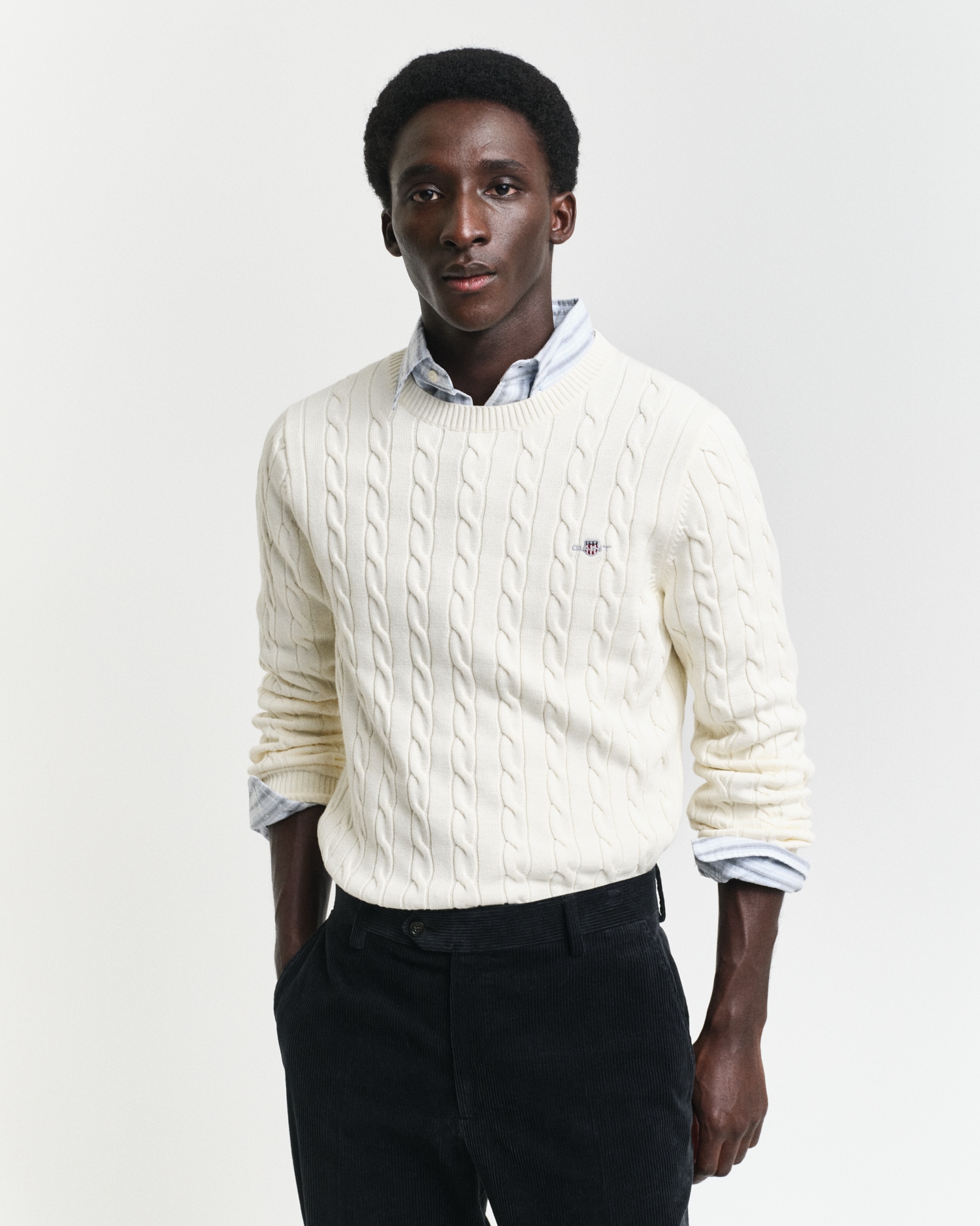 Gant Strickpullover »COTTON CABLE C-NECK«, mit Wappen-Logostickerei auf der Brust