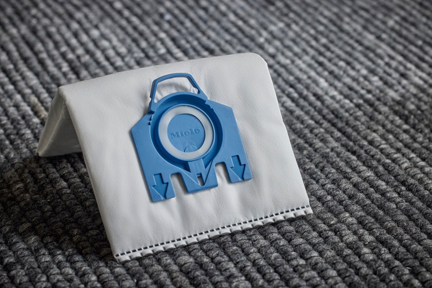 Miele Staubsaugerbeutel »GN HyClean Pure 2.0 / Mit bester Filtrationsleistung« 4er Pack Staubbeutel, 2er Pack Filter