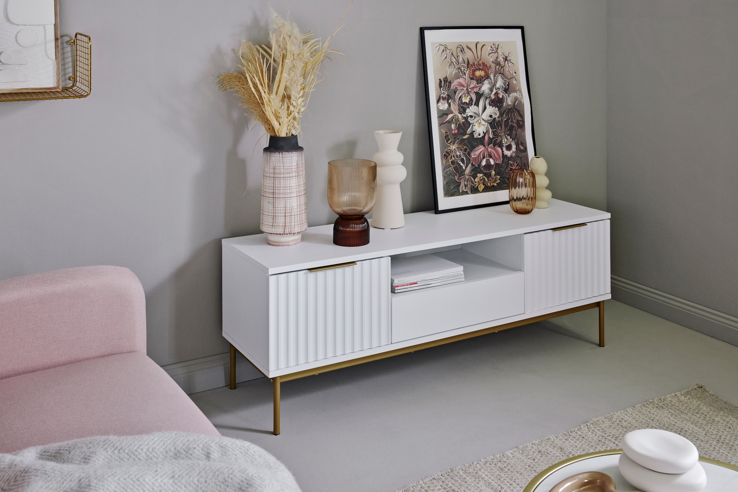 Jahnke TV-Board »CARVE TV 140«, (1 St.), Edle Gold-Applikationen, Fronten in Wellendesign, 140 cm