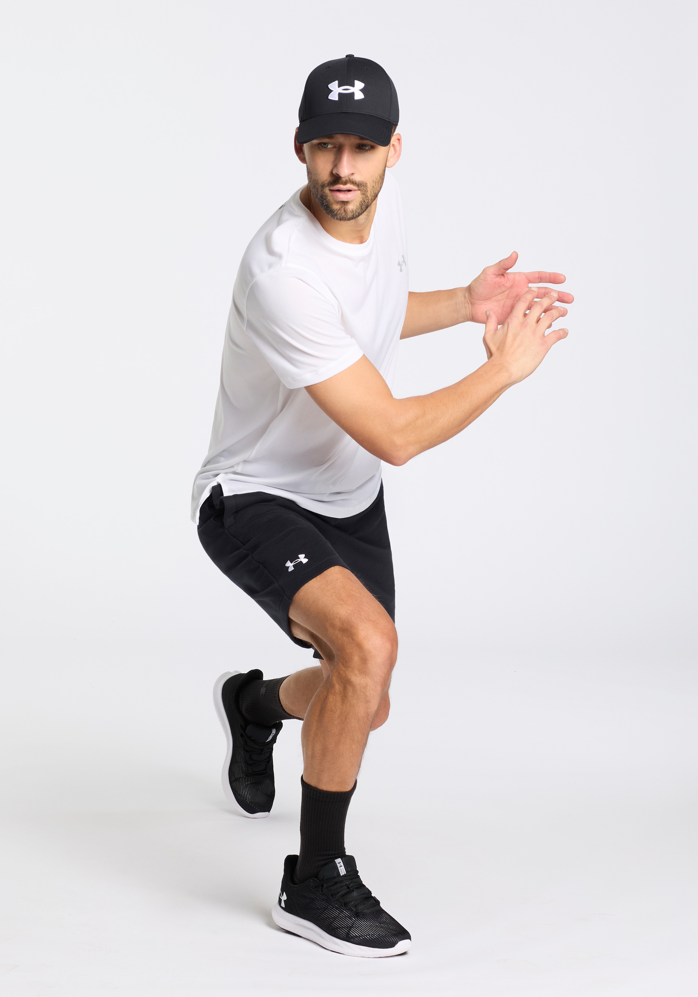 Under Armour® T-Shirt »UA LAUNCH SHORTSLEEVE«, (1 tlg.)