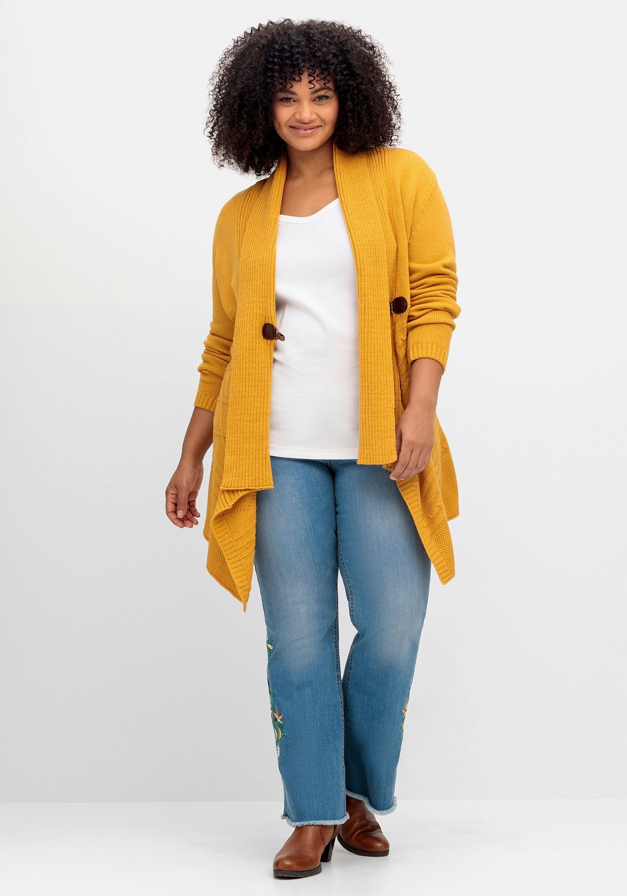 Sheego Longstrickjacke »Longstrickjacke mit Schalkragen und elegantem Verschluss«, mit Schalkragen und elegantem Verschluss