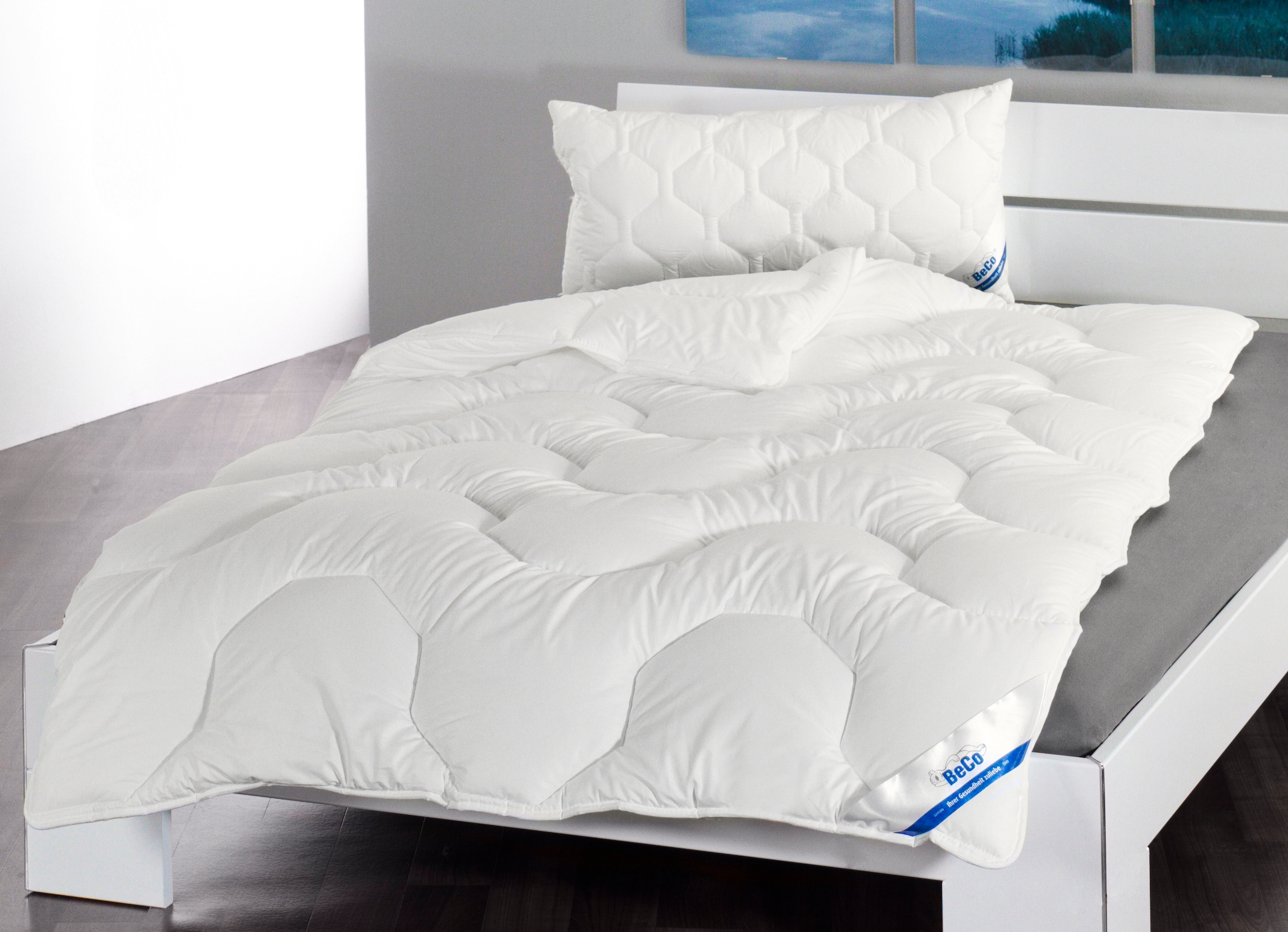 Beco Microfaserbettdecke »Wellness XXL, kuschelig dicke Winterdecken« polarwarm Füllung Polyester 1 Stk. tlg. in den Größen 135x200 6 155x220 cm. Hergestellt in EU