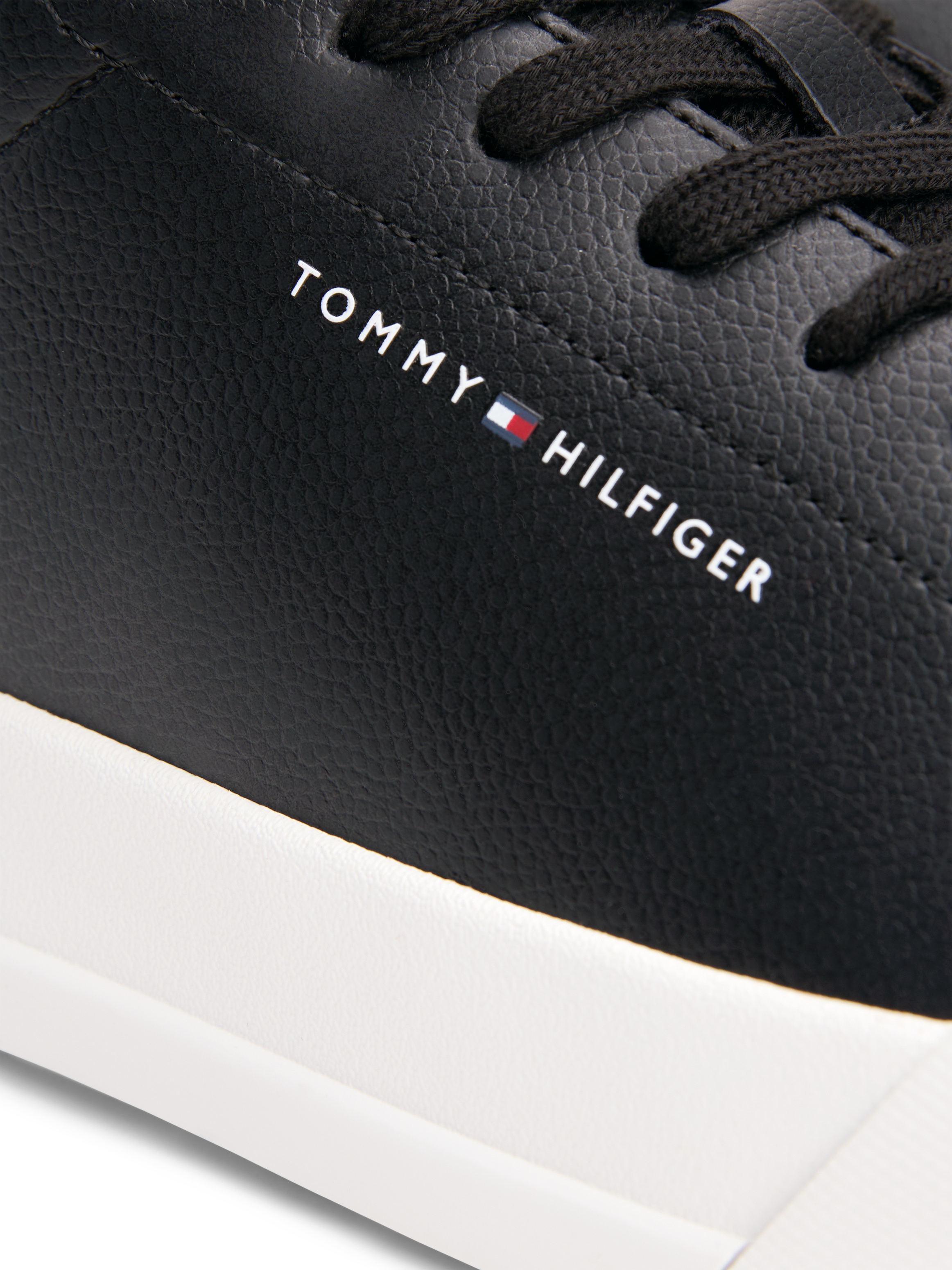 Tommy Hilfiger Sneaker »TH COURT LTH DETAIL ESS«, Freizeitschuh, Halbschuh, Schnürschuh mit seitlichem Logoschriftzug