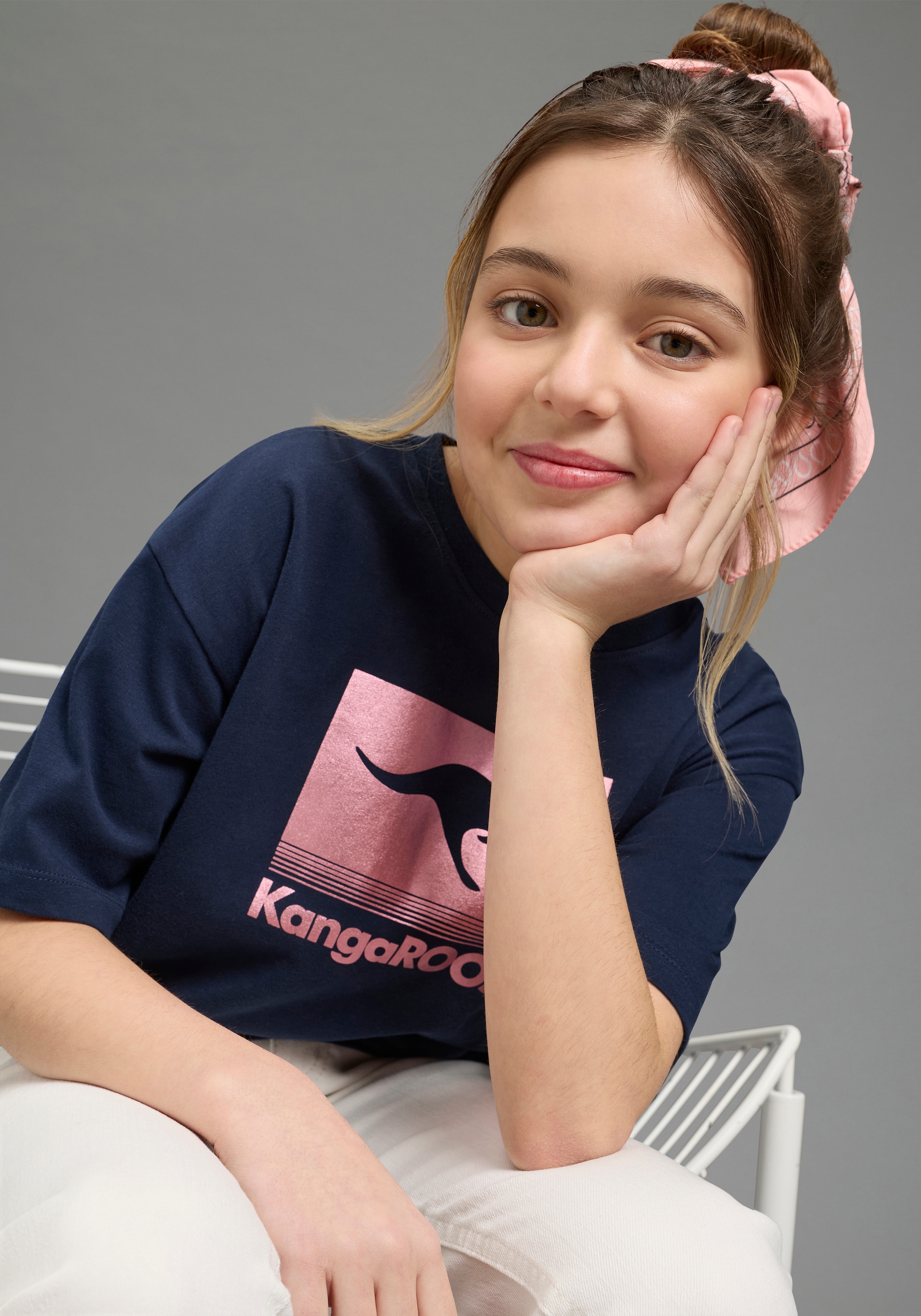 KangaROOS T-Shirt »Kurze Form mit Folienprint für Mädchen« bequeme Passform, Kurzarm, mit modischem Druck, aus Baumwolle