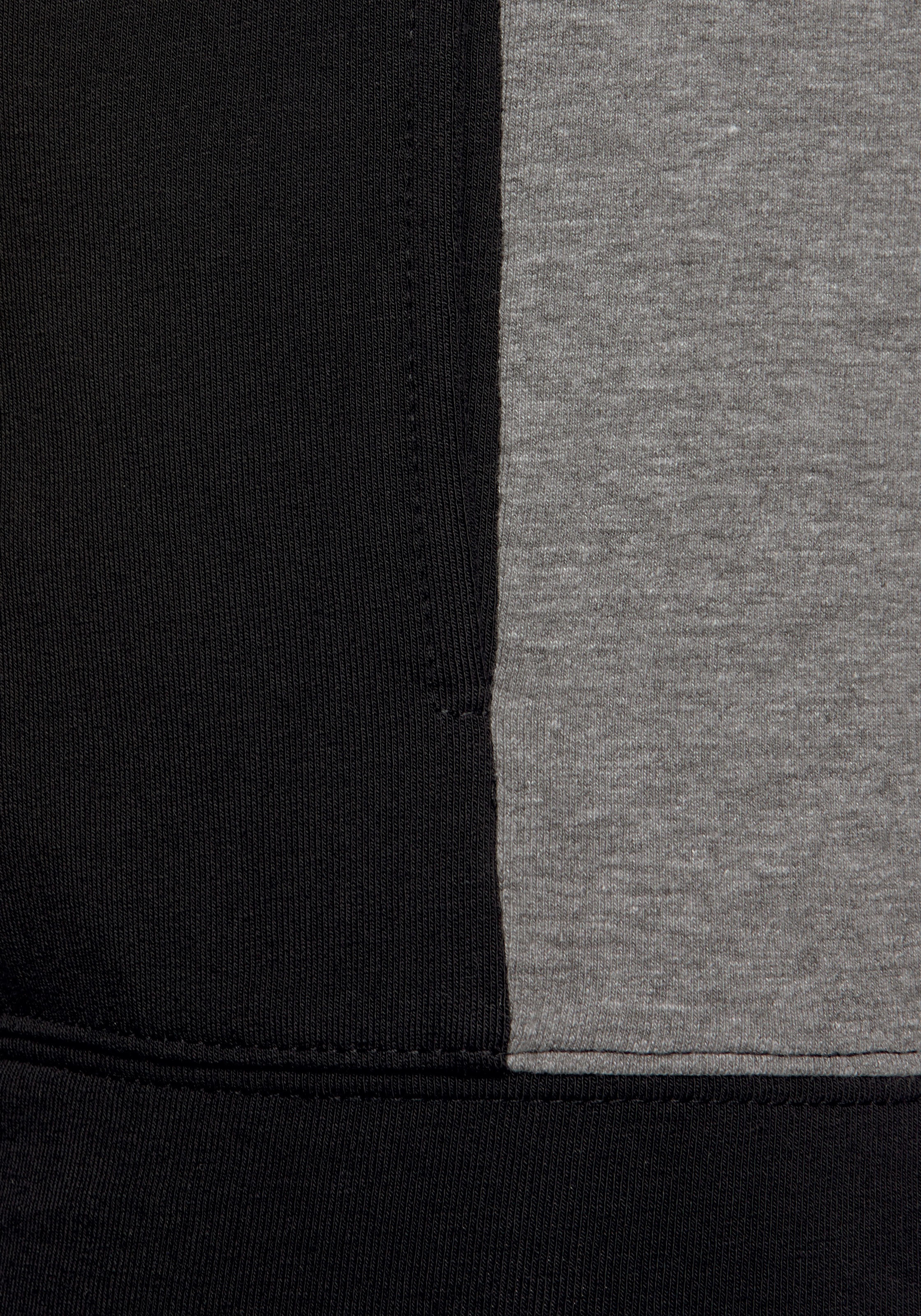Bench. Kapuzensweatjacke, mit Streifendetails an den Ärmeln
