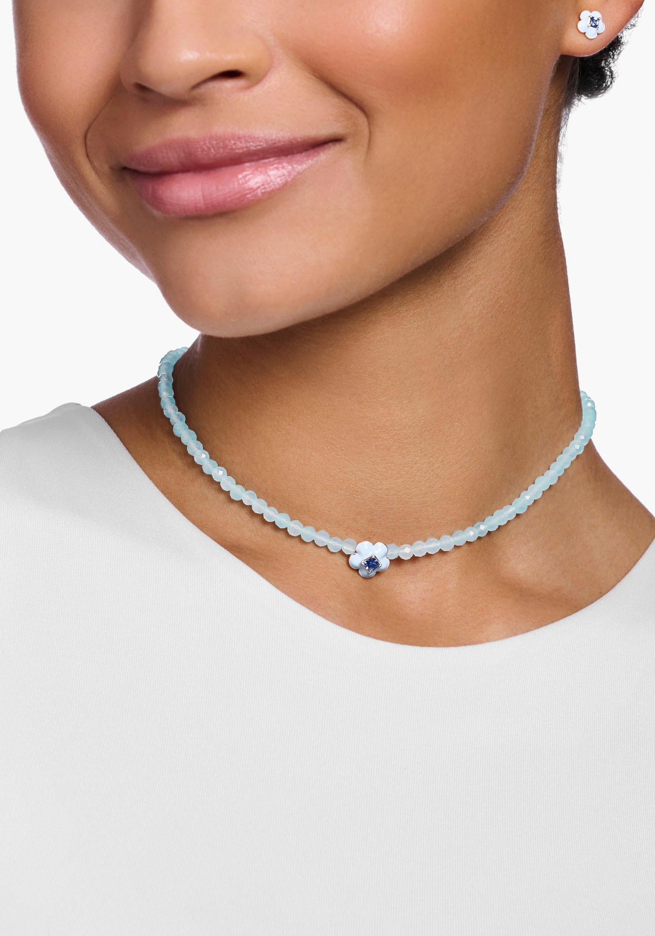 THOMAS SABO Choker »Choker Blume mit blauen Perlen, KE2182-496-1-L42V«, mit Glas-Keramik Stein