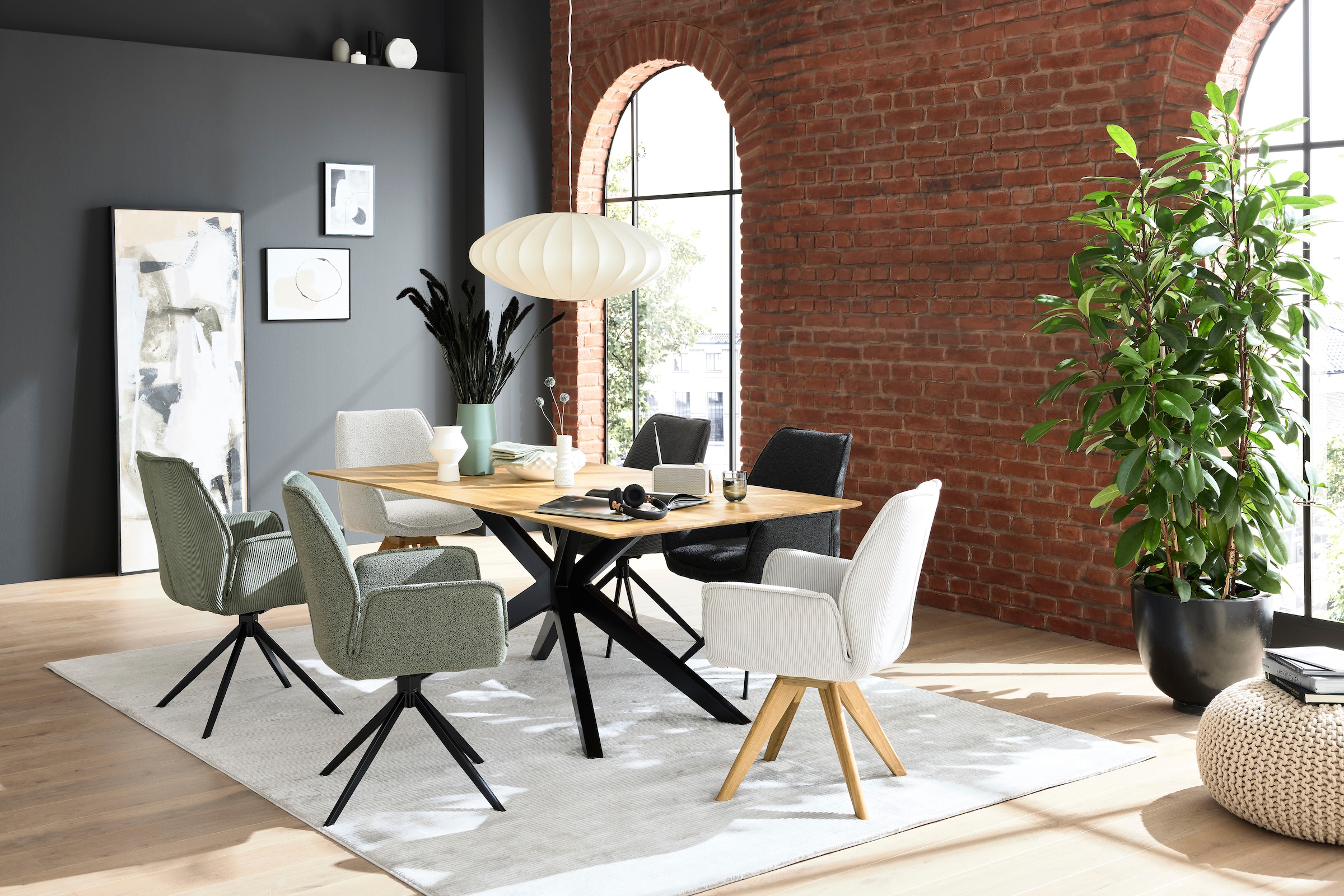 Musterring Esstisch mit fester Platte in Barock-Eiche massiv, 20mm, Eisengestell schwarz